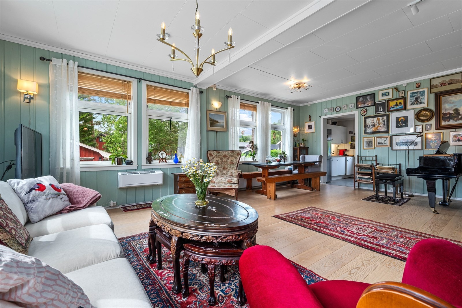 Stuearealet er på romslige 43,5 kvm. som gir svært gode møbleringsmuligheter Galleribilde