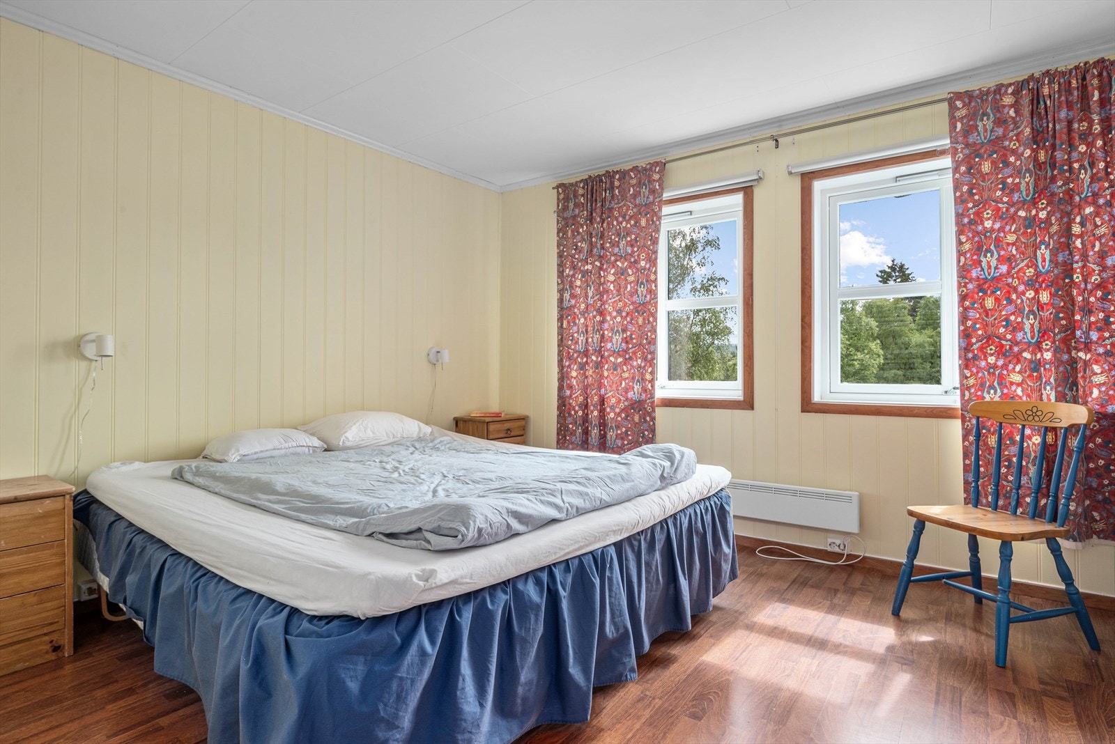 Det er to soverom i 2. etasje på hhv. 8,5 og 13 kvm. Galleribilde