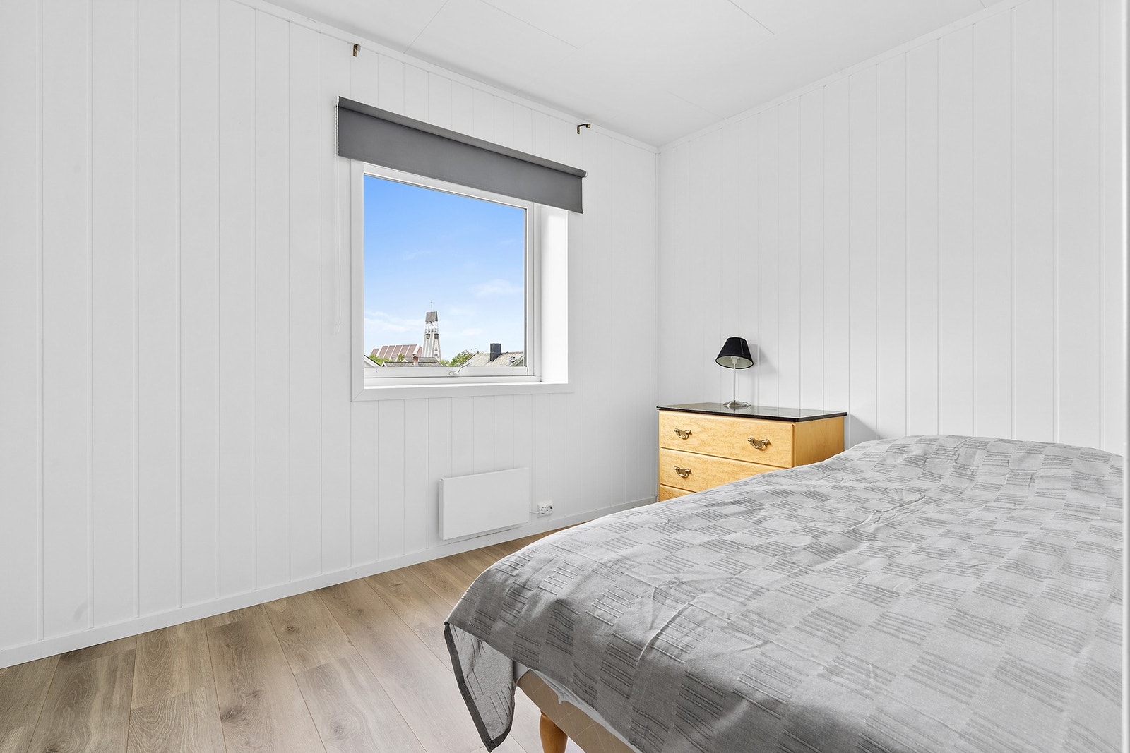 Soverom med garderobe Galleribilde