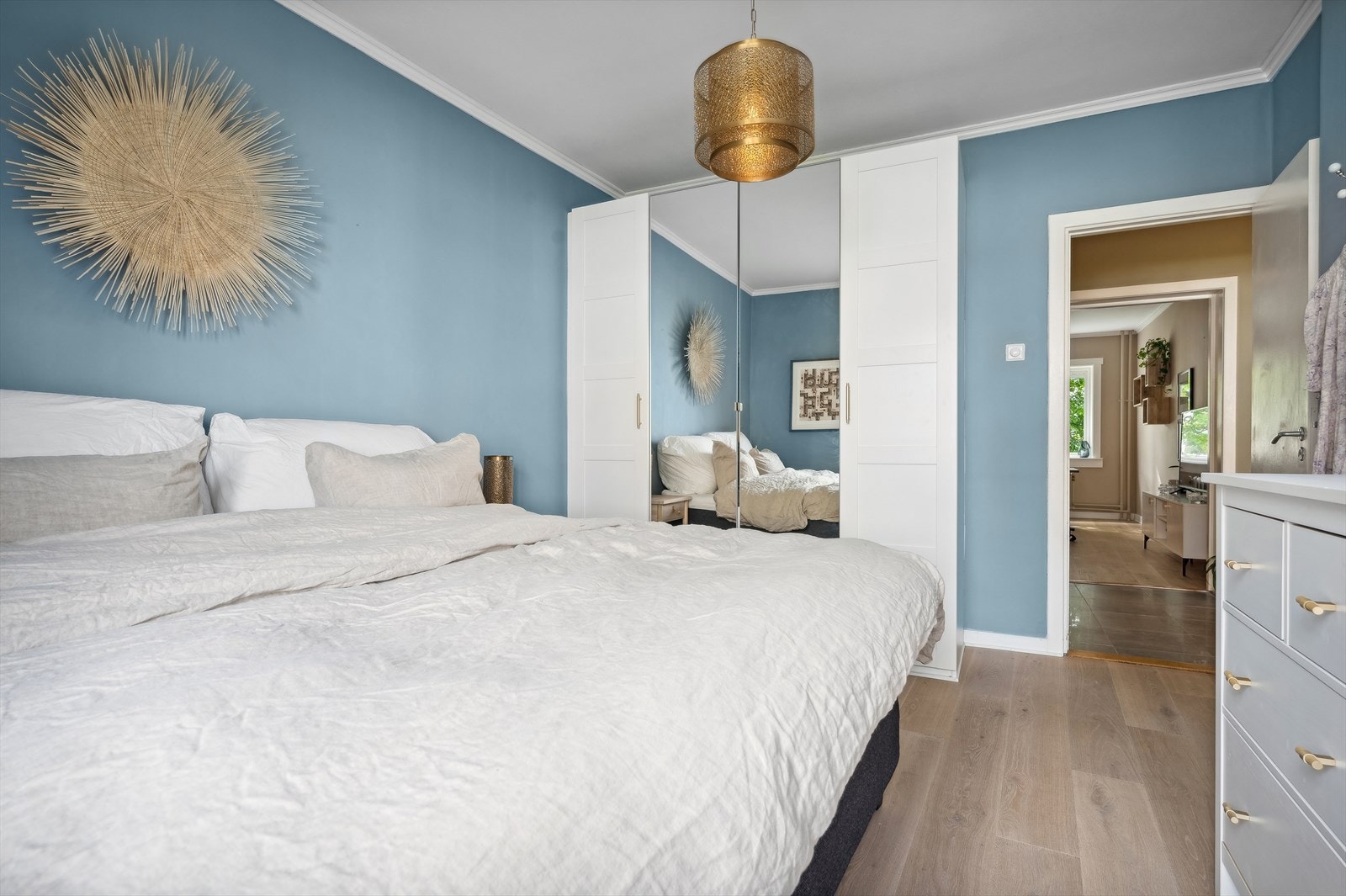 Soverommet har god plass til garderobeskap. Galleribilde