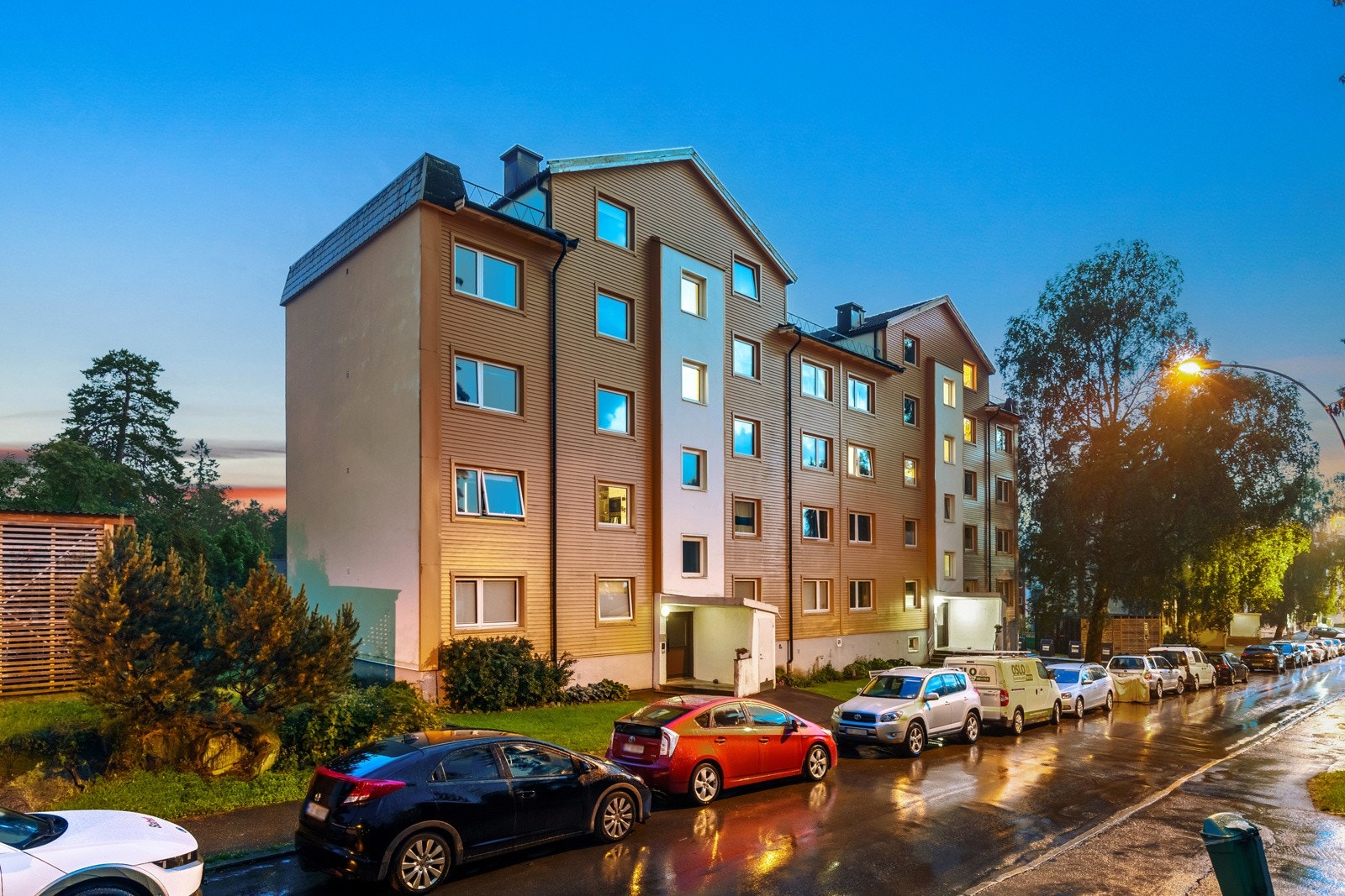 Boligen ligger fint plassert med kort vei til matbutikk, Østmarka og ikke minst kollektivtransport Galleribilde