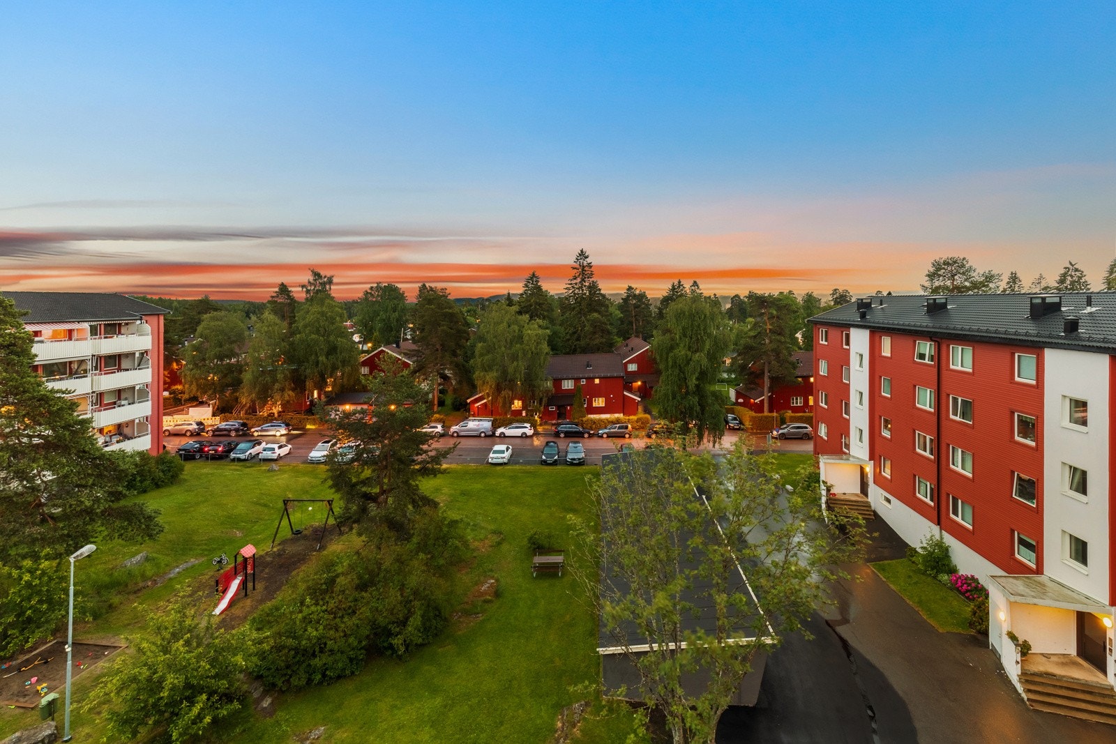 Beliggenhet er god og gir godt med sol ved sin sydvendte balkong Galleribilde