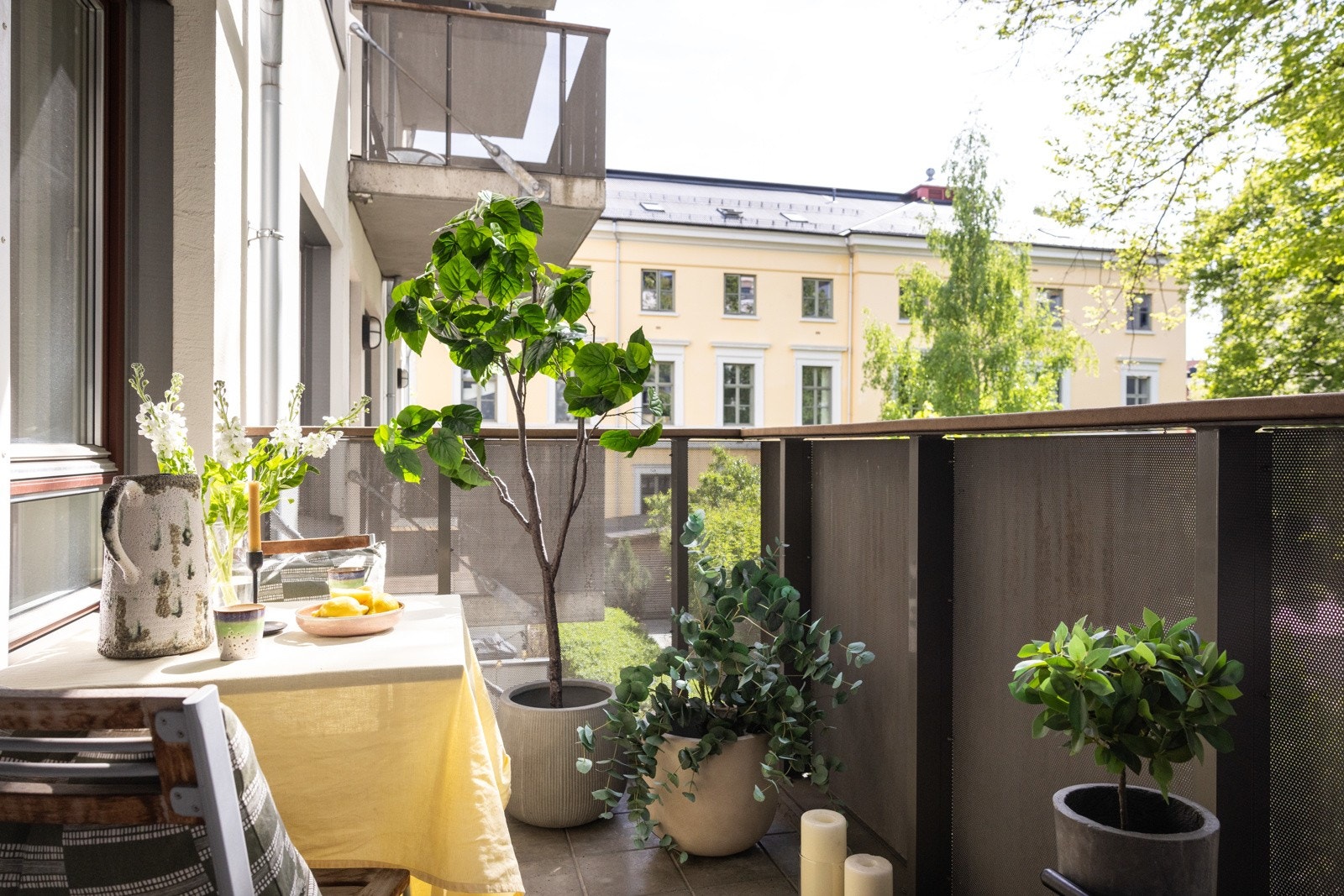 Balkongen vender ut mot rolige omgivelser. Galleribilde