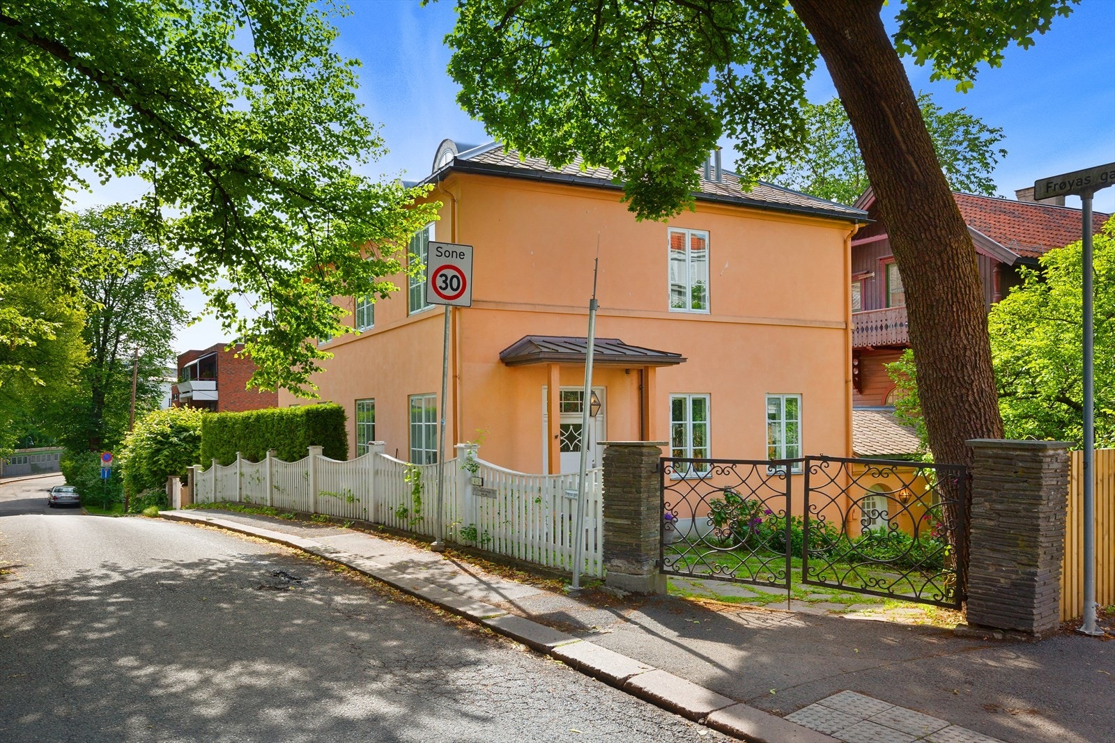 Lekker og stor halvpart av townhouse med attraktiv beliggenhet, presentert av Vemund Thorkildsen Galleribilde