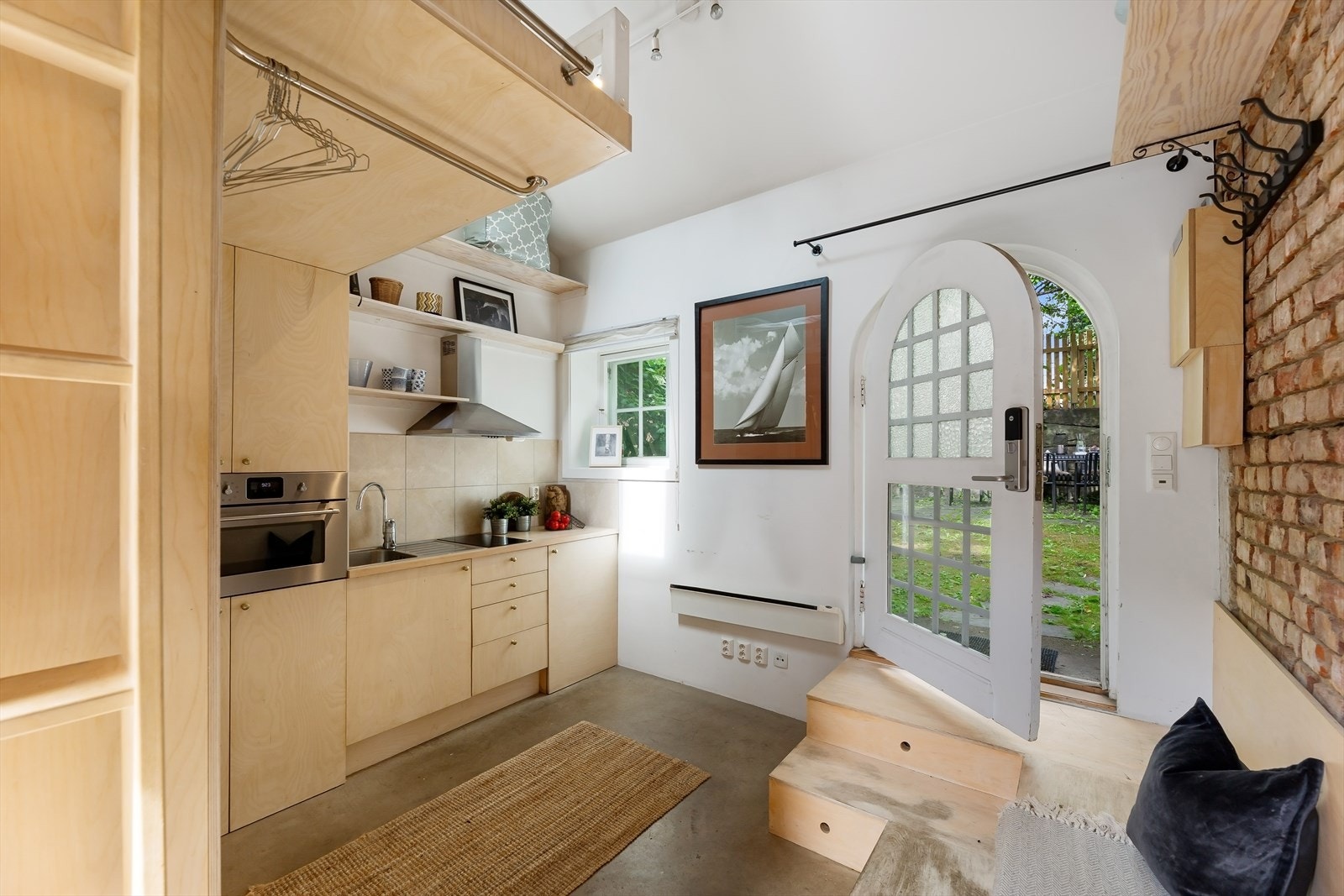 Egen inngang gjennom forhagen Galleribilde