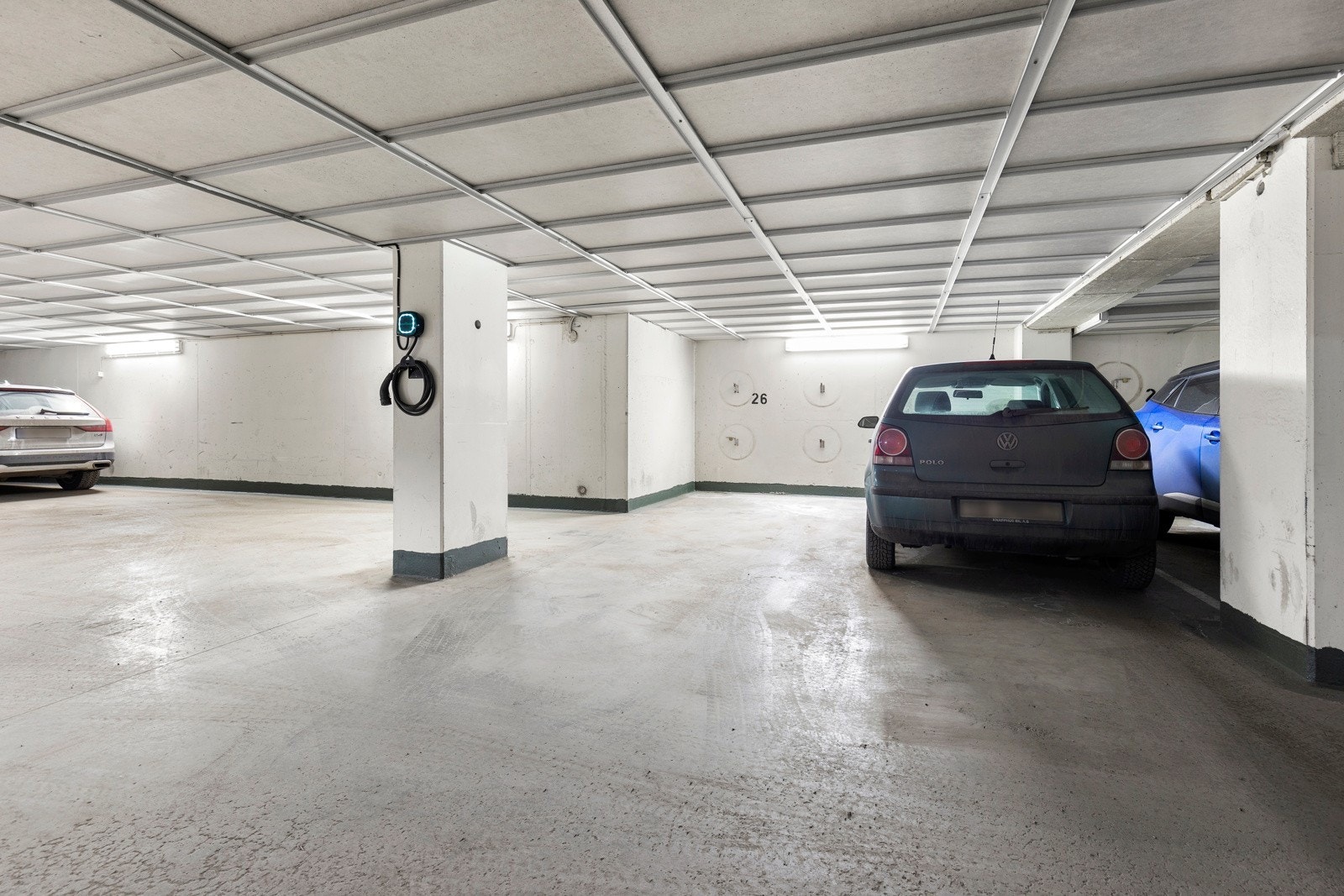 Det medfølger parkeringsplass med elbillader. Galleribilde
