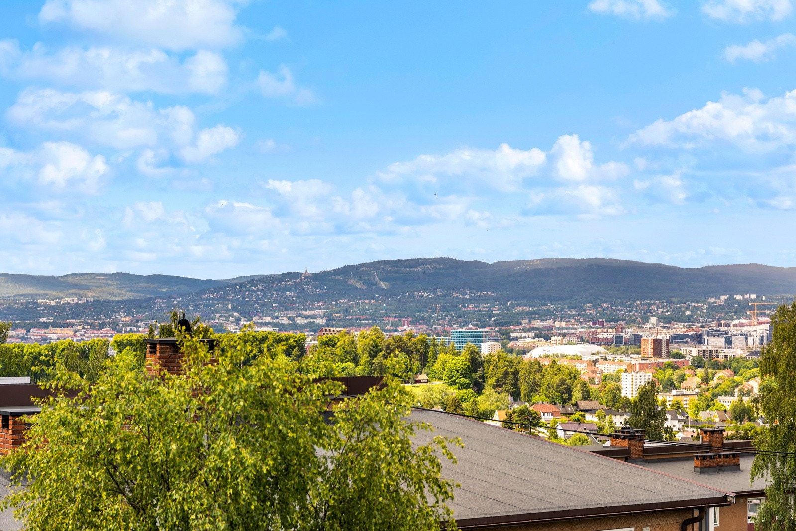 Leiligheten ligger i 4.etasje og har fin utsikt. Galleribilde