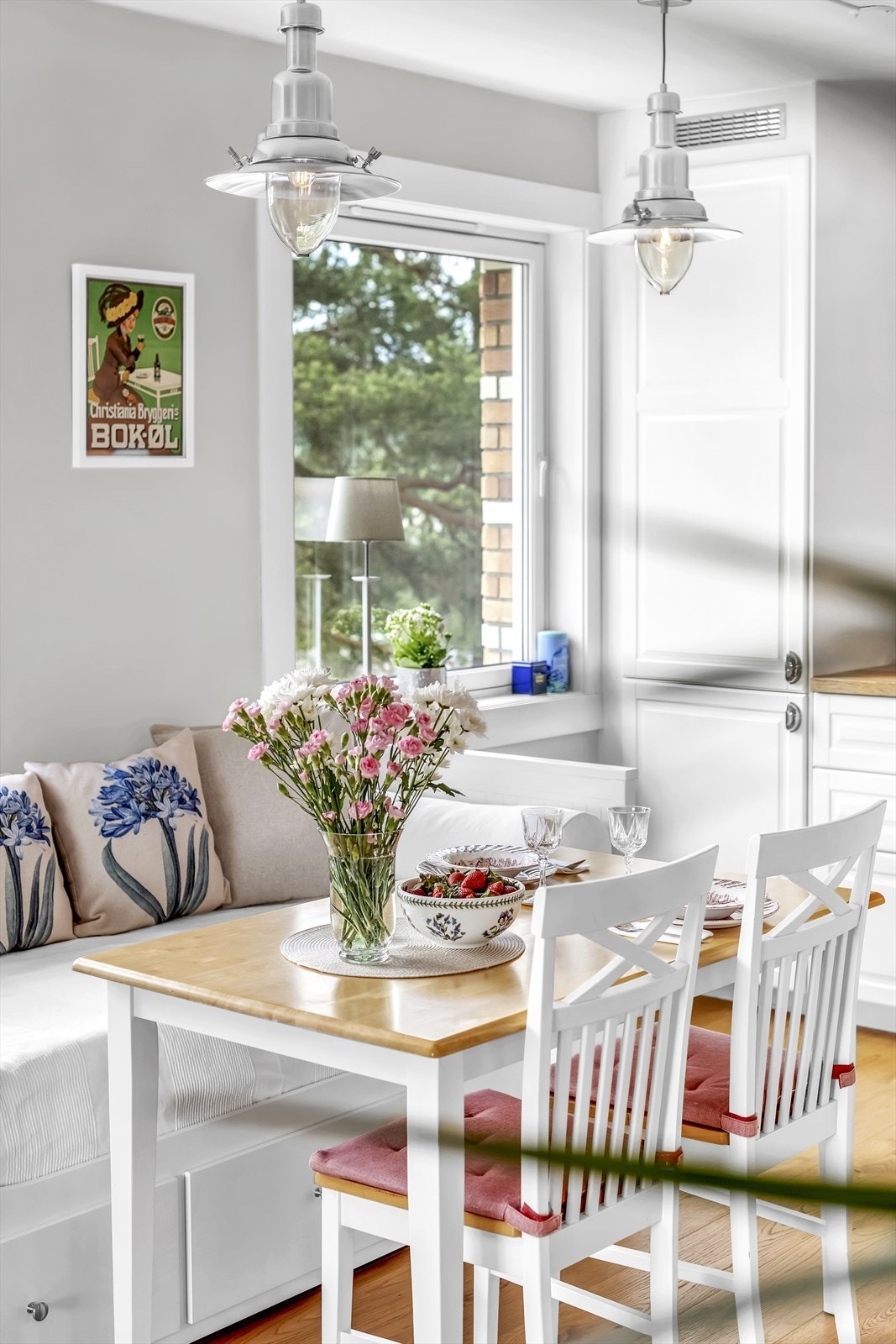 Her har du god plass til å invitere venner og familie på hyggelig middagsselskap. Galleribilde