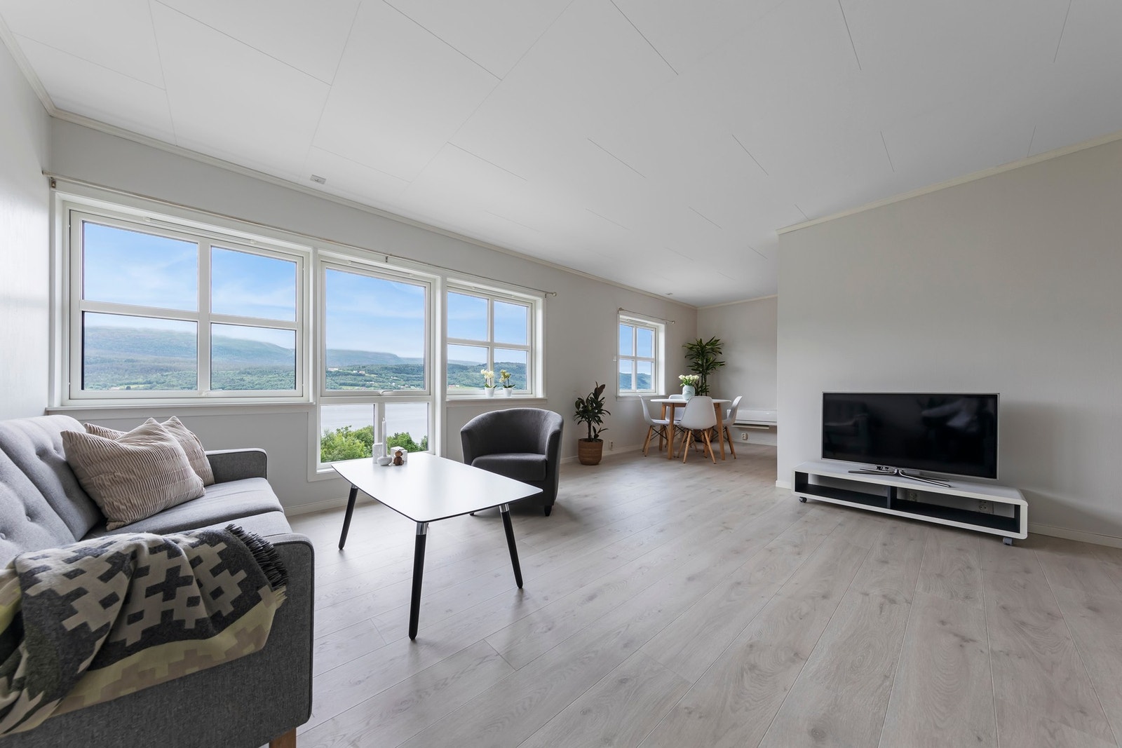 Velkommen til Skulesvingen 1 G, presentert av EiendomsMegler 1 ved Amund Sønslien. Galleribilde