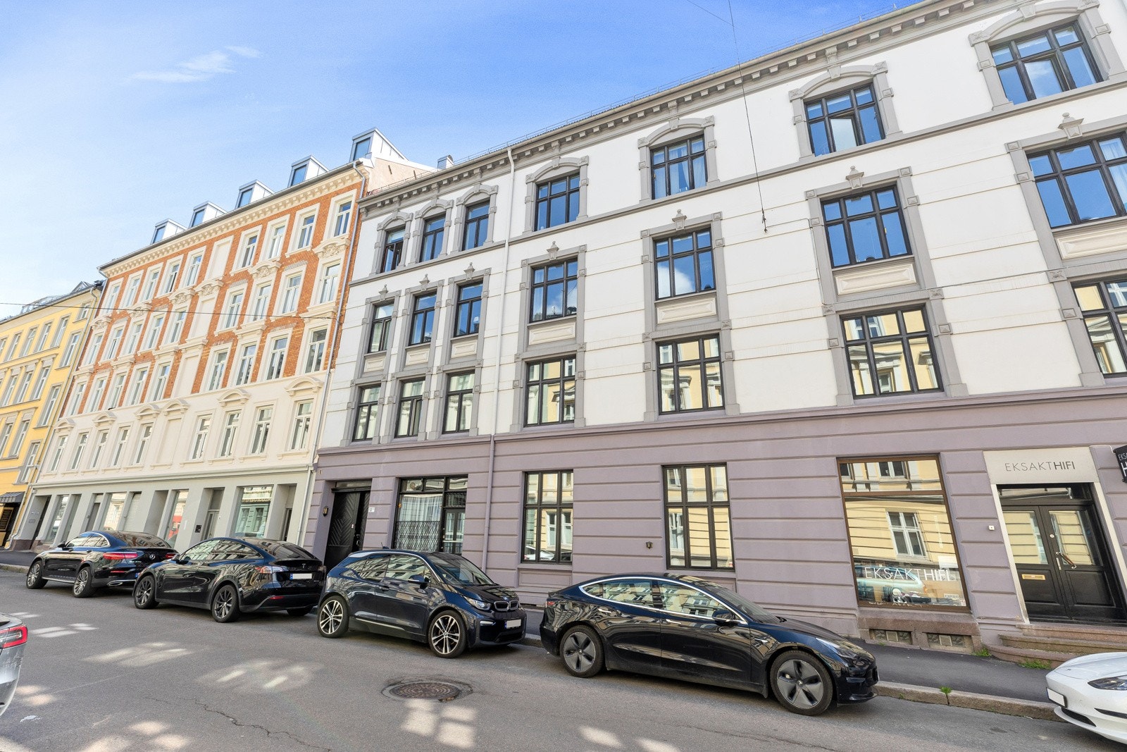 Bogstadveien ligger like i nærheten med et rikt utvalg av kafeer, konditorier, restauranter og butikker Galleribilde