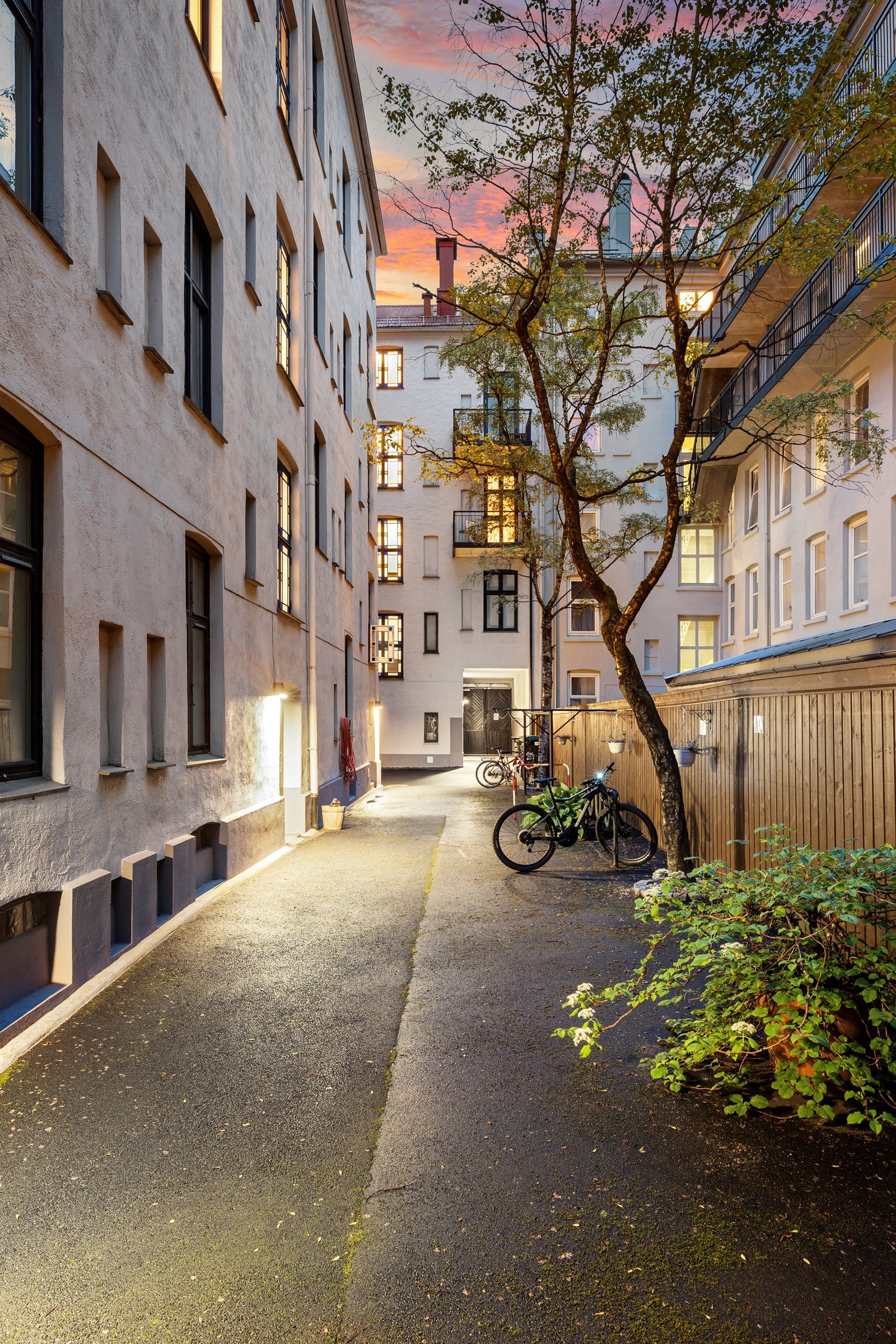 Eiendommen ligger i et urbant, populært og meget sentralt boligområde på Majorstuen/Fagerborg i Oslo Galleribilde