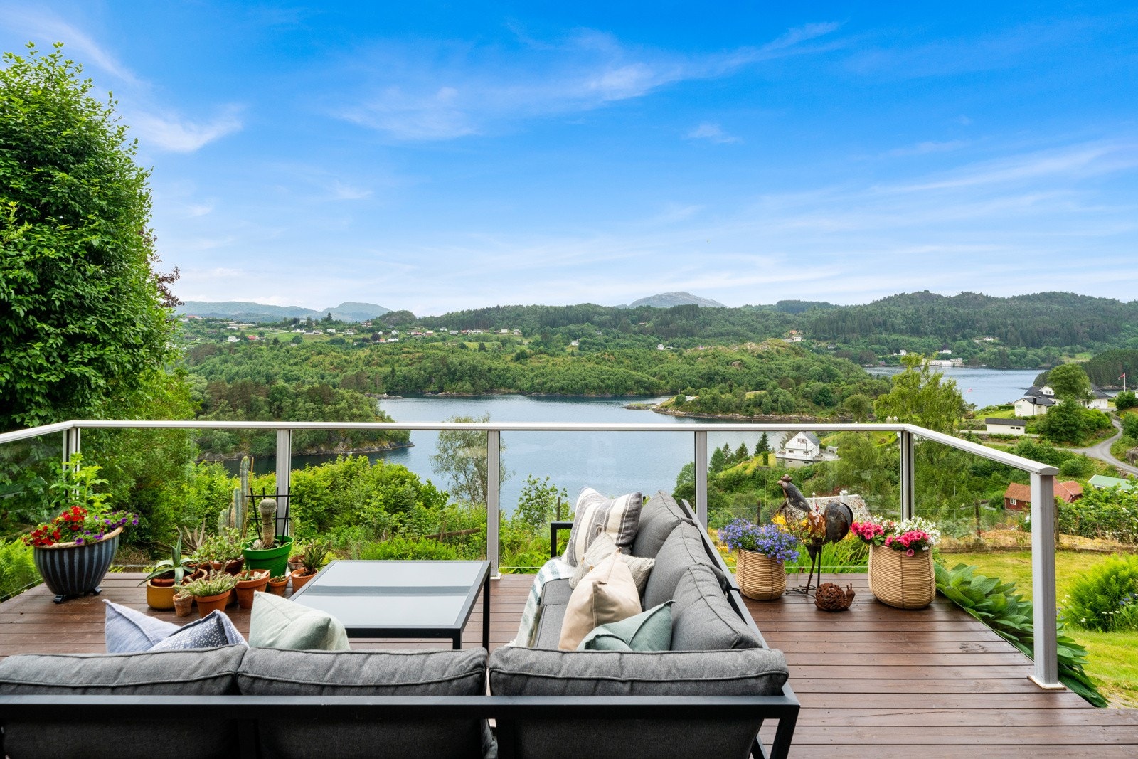 Privatmegleren v/ John Lampe har gleden av å presentere Skarsvegen 215 Galleribilde