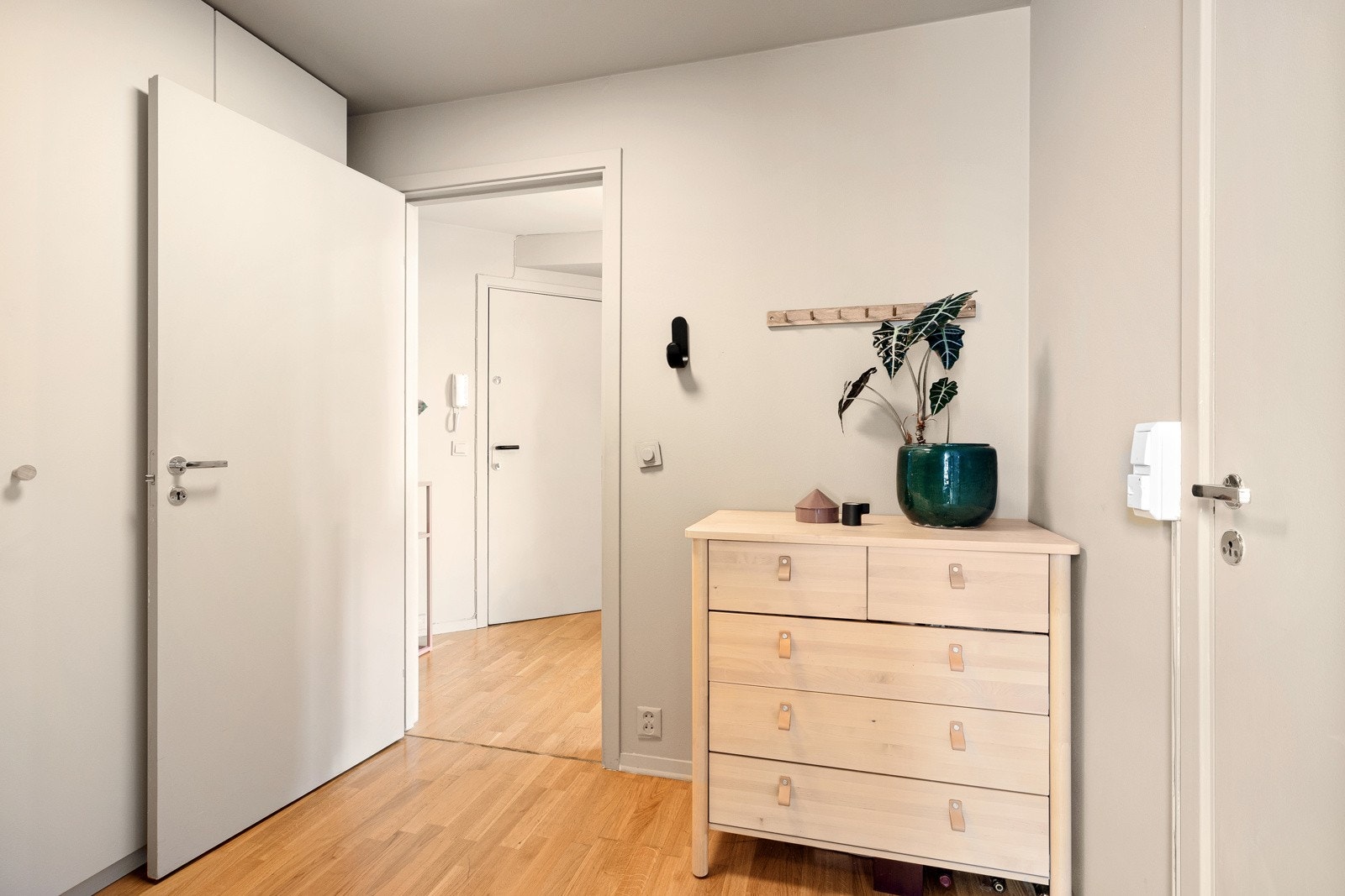 Soverommet ligger tilknyttet badet og entreen, og har inngang til en bod. Galleribilde