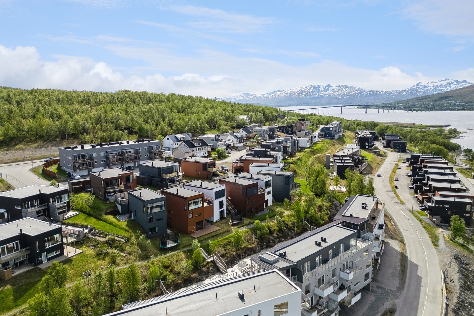 Marka med flotte turområder ligger i gangavstand fra boligen. Galleribilde