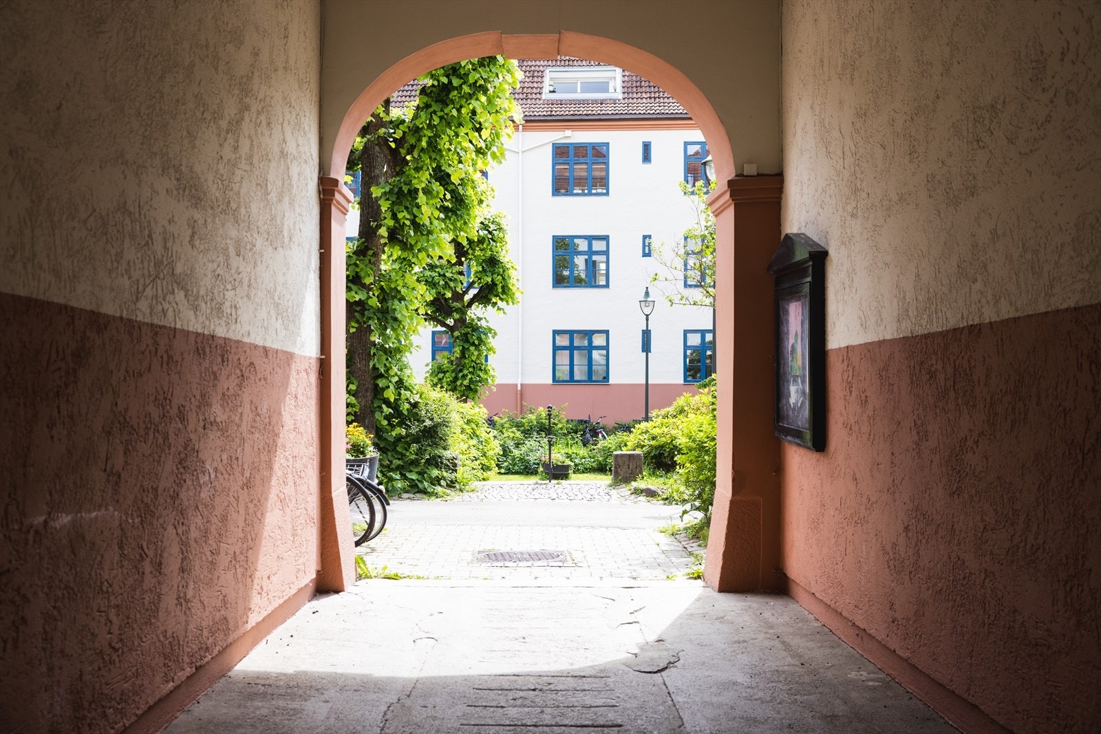 Adressen er skreddersydd for deg som ønsker å bo sentralt, men samtidig tilbaketrukket i vakre omgivelser rett ved idylliske Torshovparken. Galleribilde