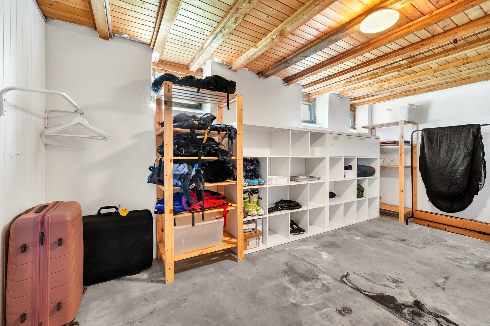Praktisk bod til oppbevaring. Galleribilde