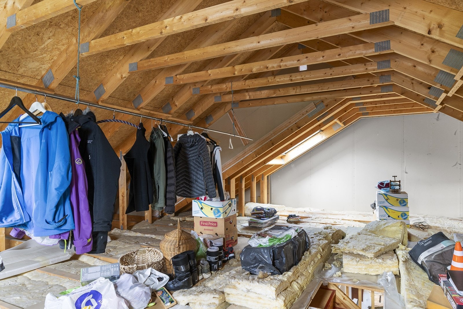 Uinnredet loftsrom. Galleribilde