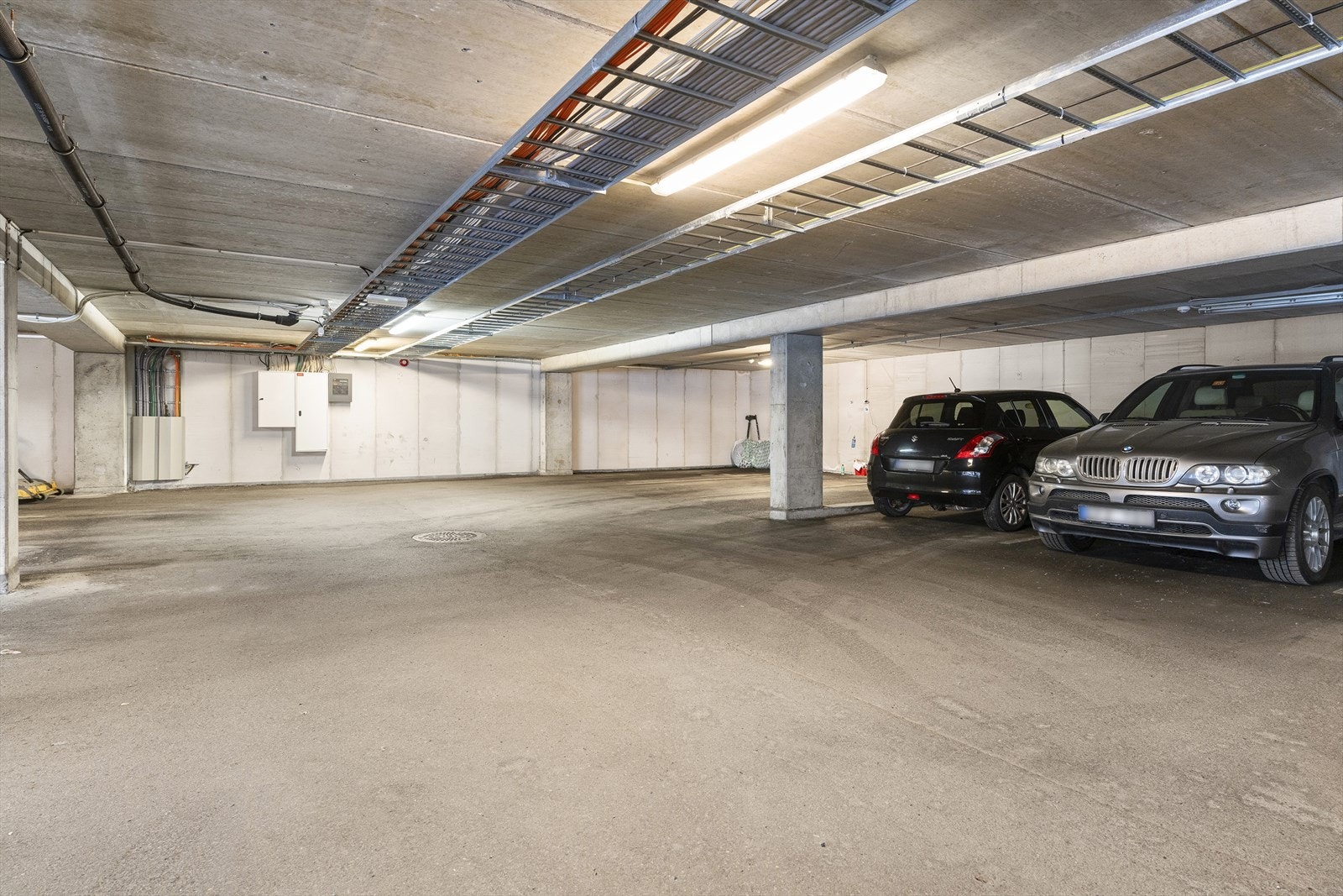 Det medfølger garasjeplass i garasjeanlegg. Galleribilde