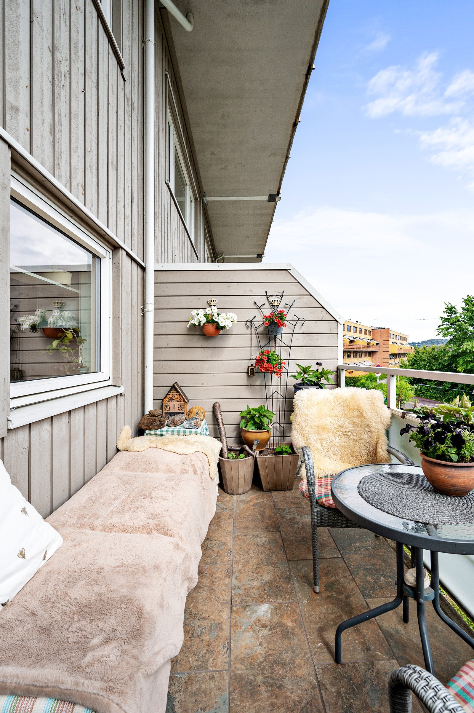 Når været er som best, er det fint å kunne trekke ut på balkong på ca. 8.3 kvm Galleribilde