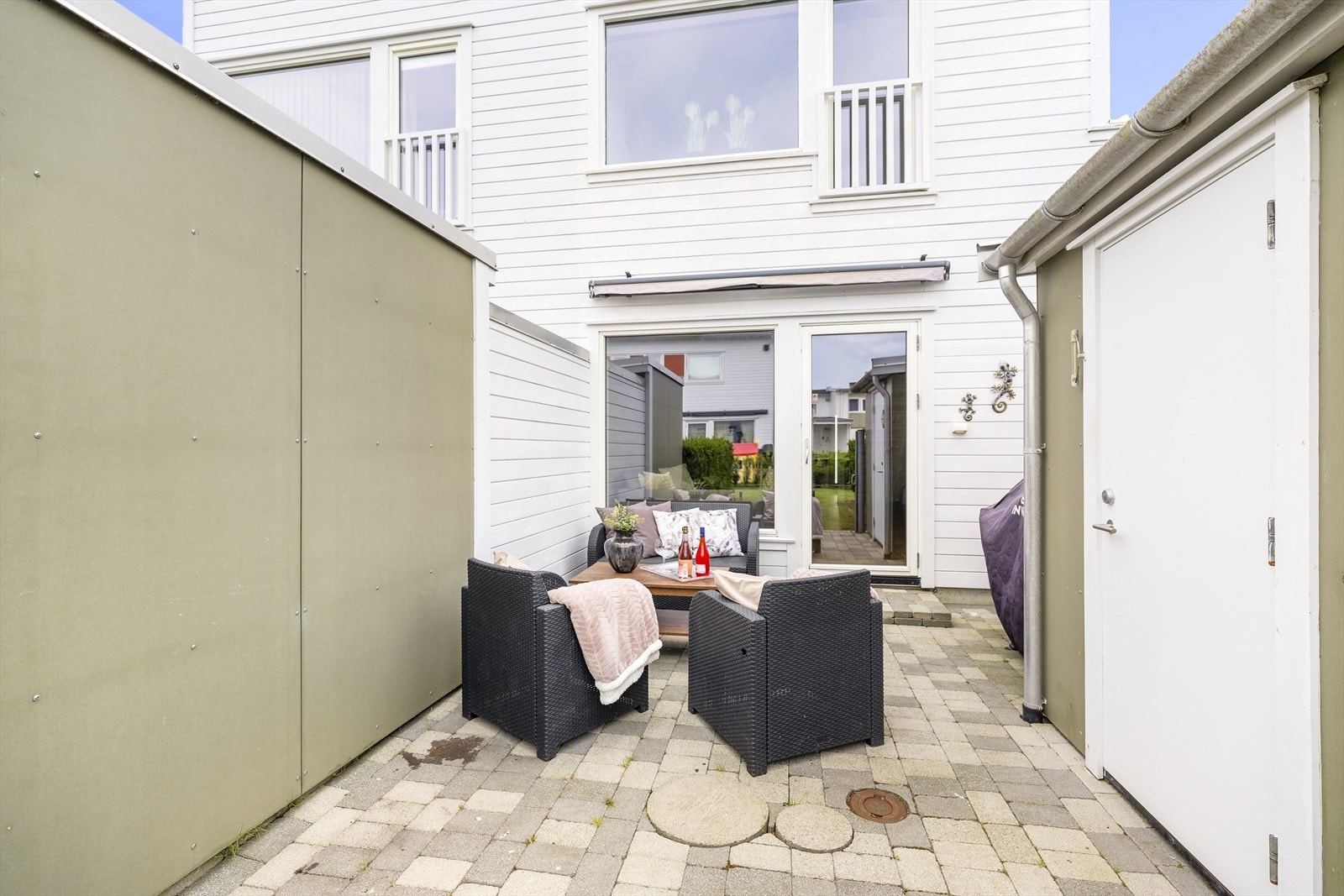 God plass til utemøbler og grill. Galleribilde