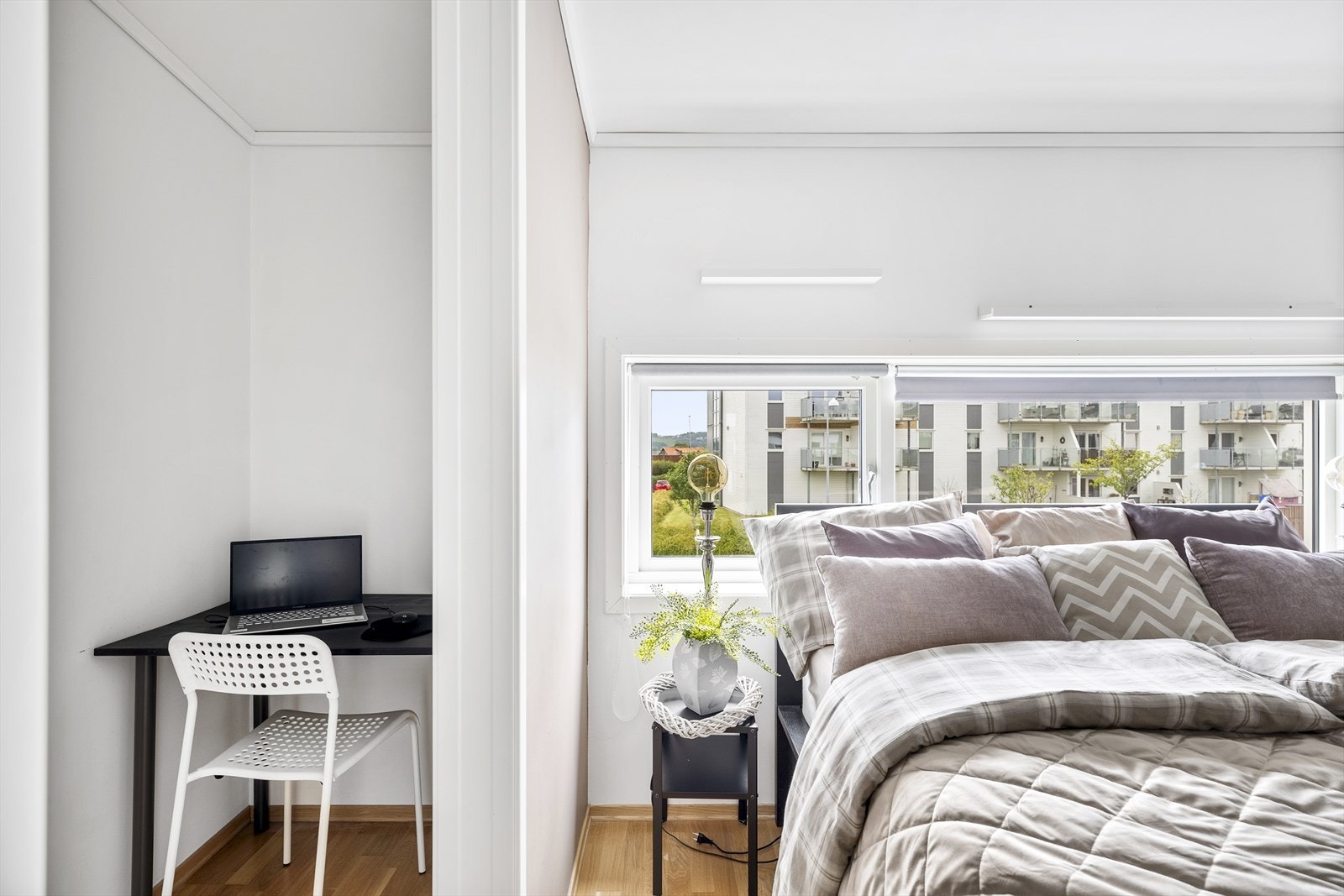 Boden har blitt brukt som kontorplass. Galleribilde