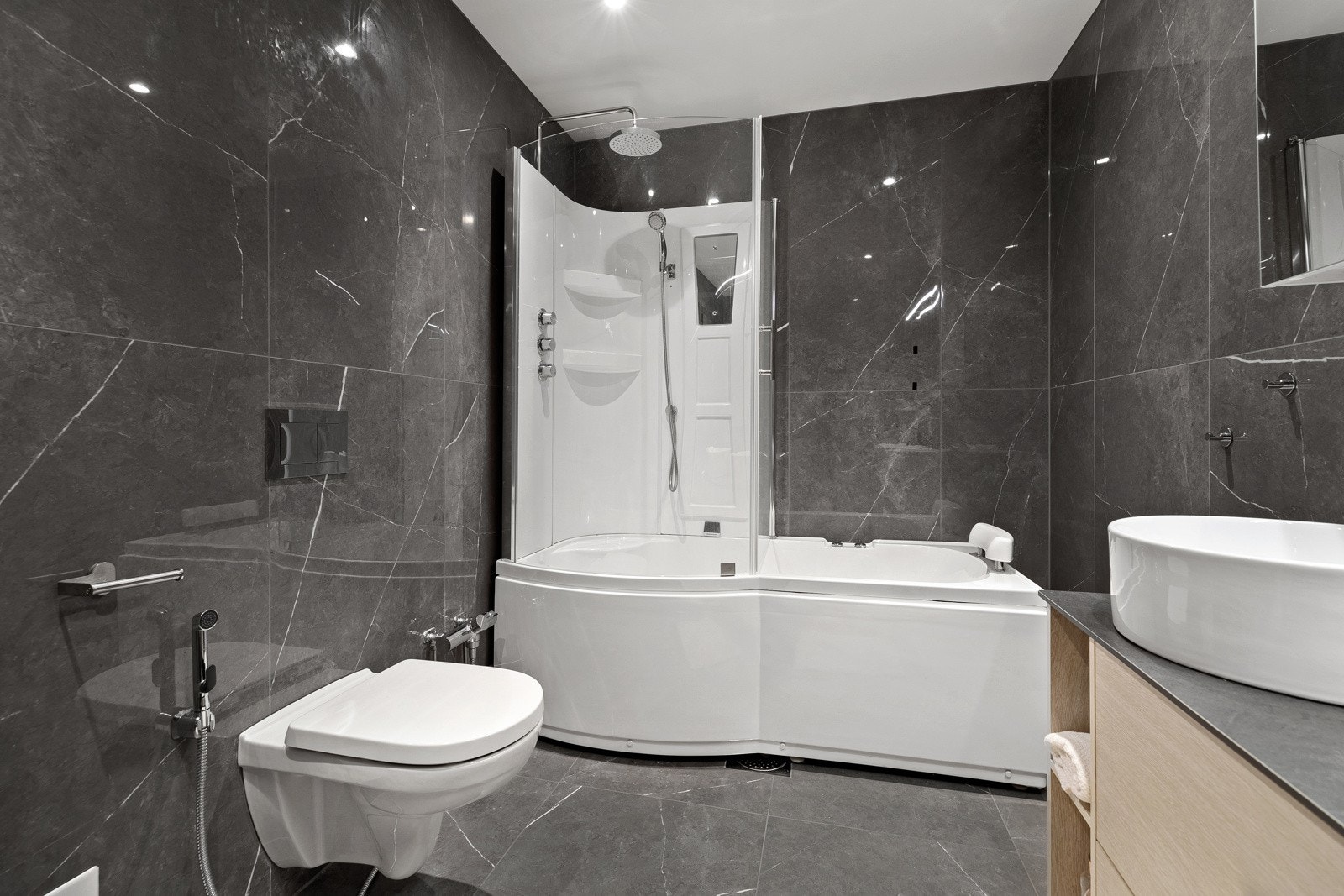 Opplegg for vaskemaskin og tørketrommel. Galleribilde