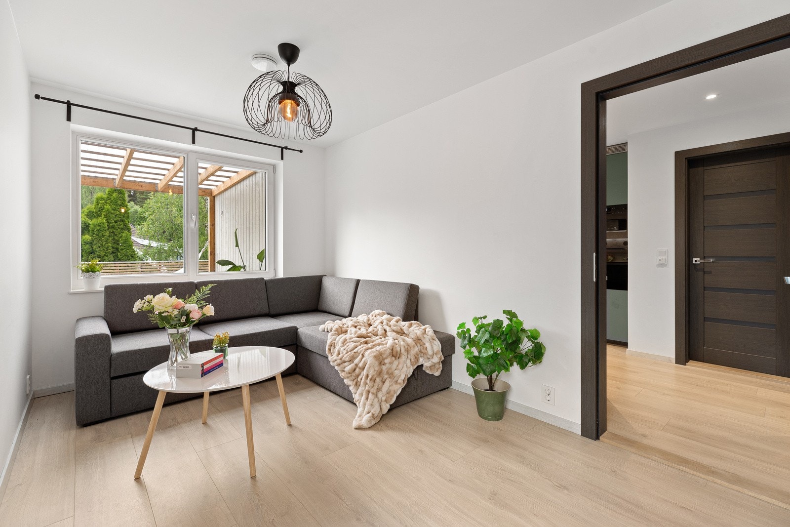 På vestsiden av huset er det et stort rom som er byggemeldt som soverom/bod/walk-in. Galleribilde