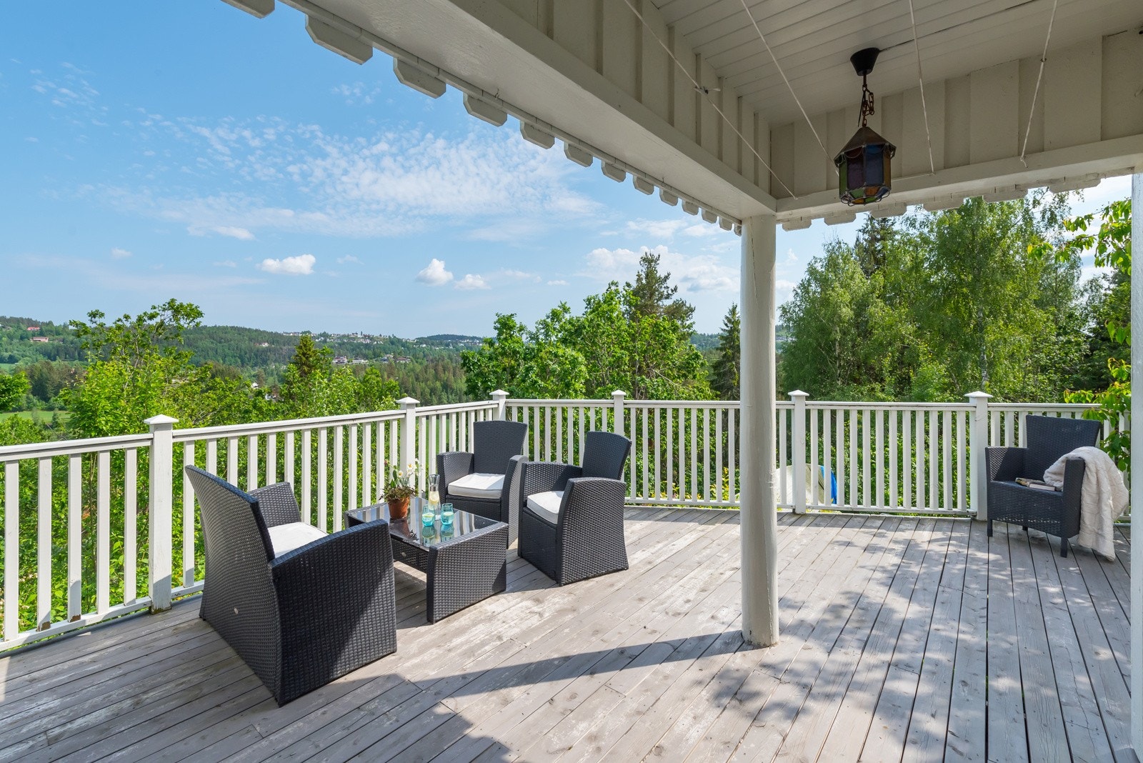 Stor terrasse ut fra spisestuen Galleribilde