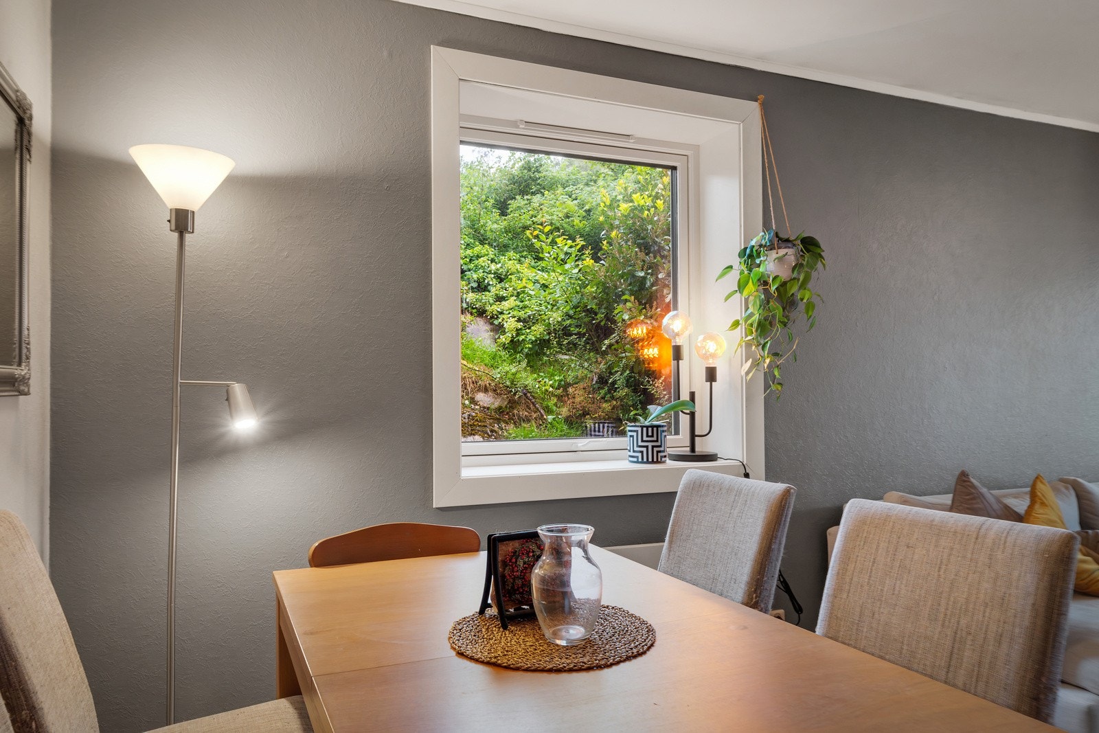 Her vil man enkelt få plass til spisebord, sofakrok, TV-benk mm. Galleribilde