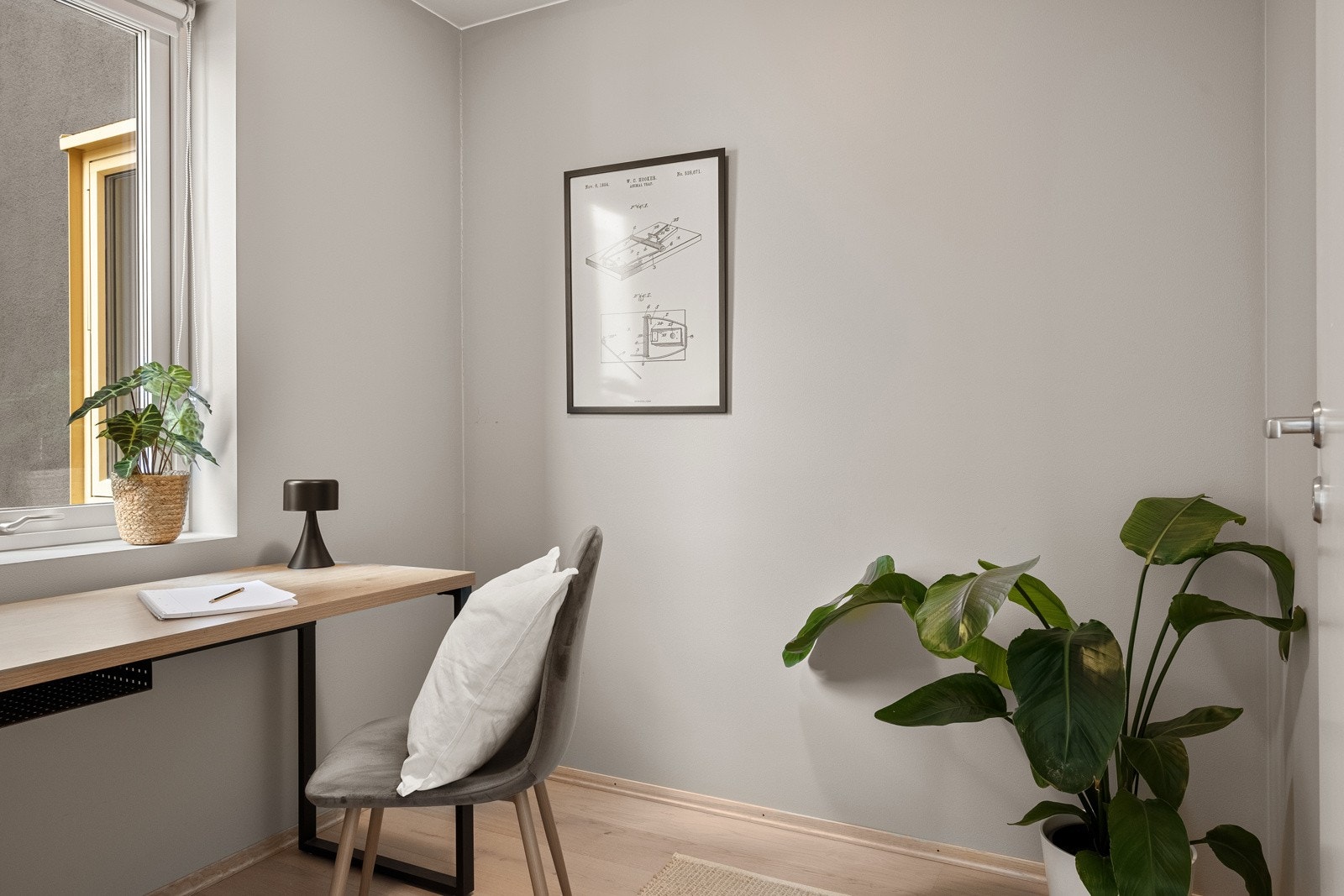 Kontoret kan naturligvis også fungere ypperlig som en eksklusiv walk-in garderobe. Galleribilde