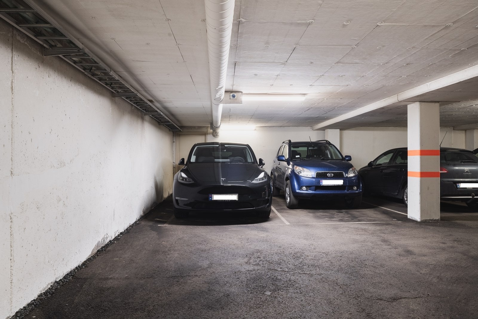 Fast garasjeplass i byggets underetasje med heisadkomst. Galleribilde