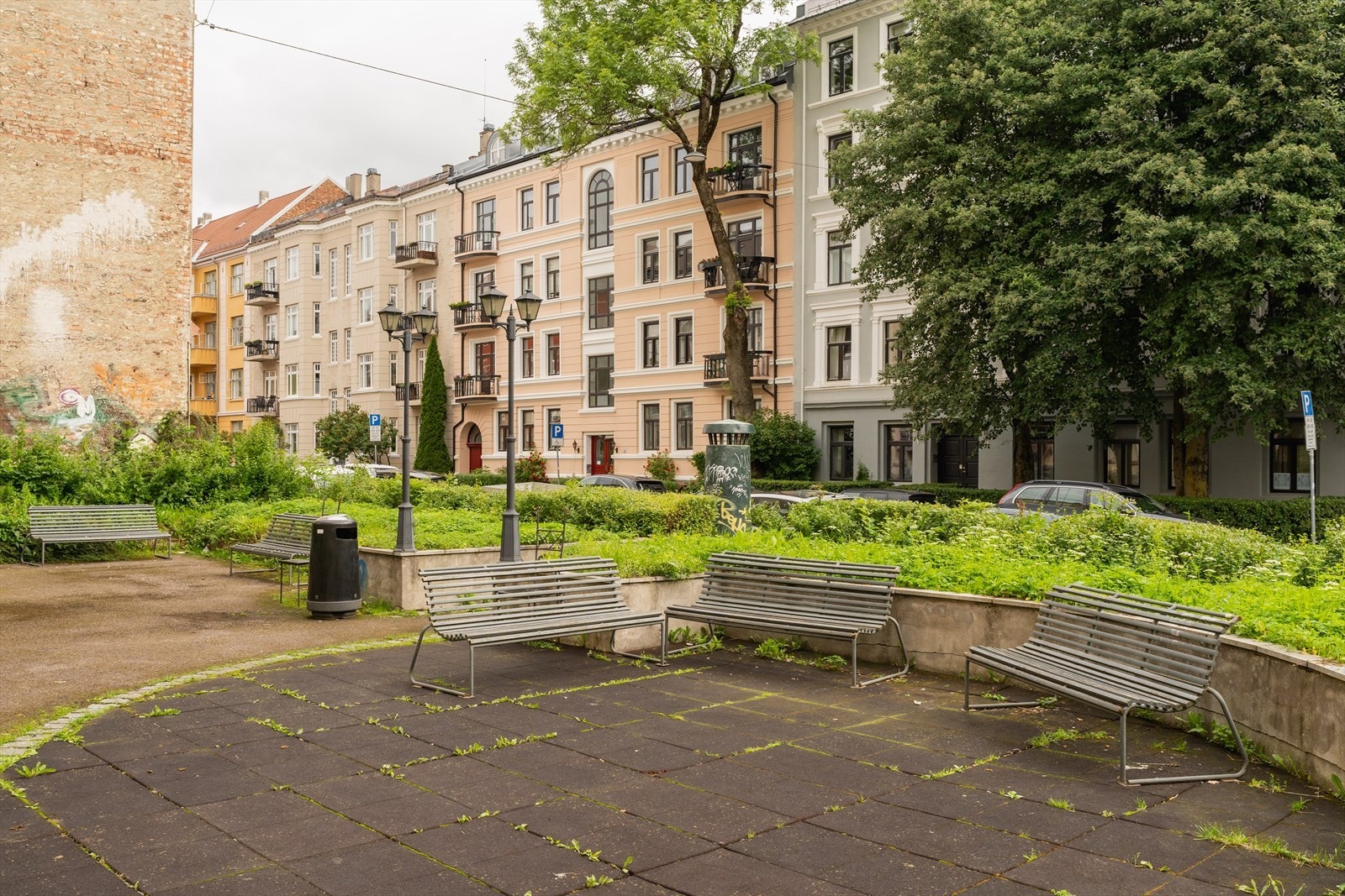Hyggelig område foran bygget Galleribilde