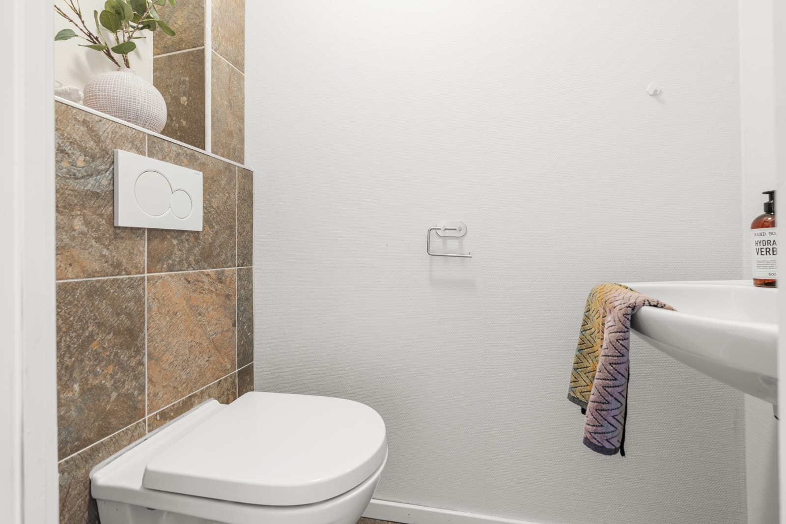 Separat wc rom som ble pusset opp i ca. 2013 Galleribilde