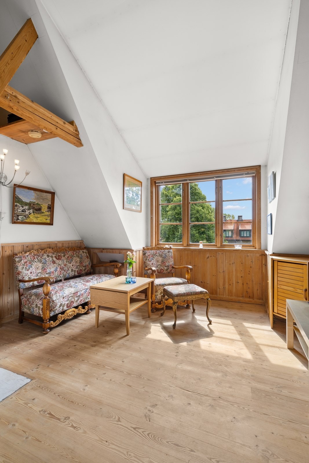 Det er en smart seng i veggen. Galleribilde