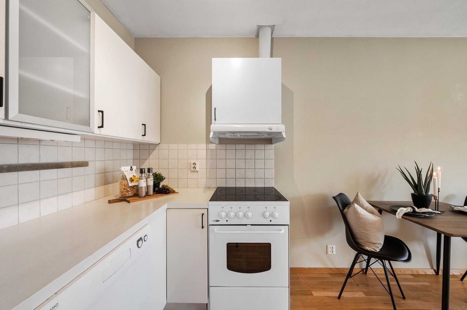 - Rikelig med skap- og benkeplass - Galleribilde