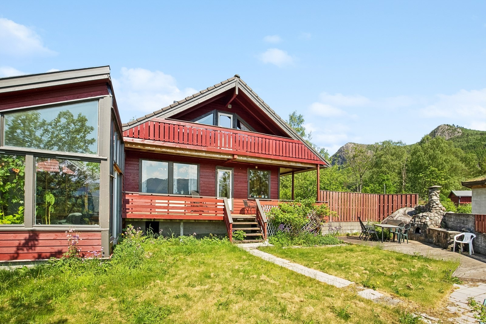 Usjenerte og fine uteplasser. Galleribilde