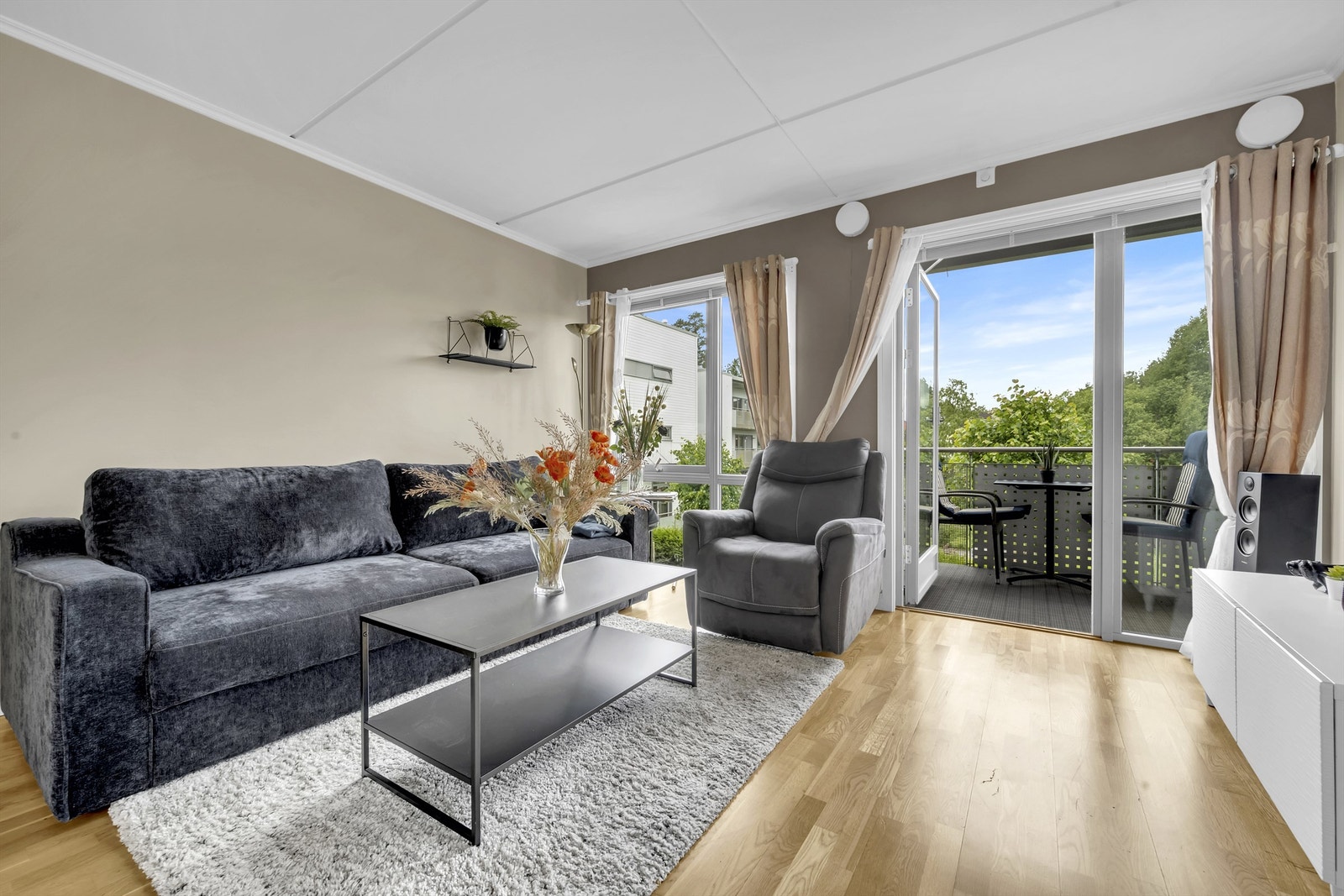 Lys og trivelig stue. Galleribilde