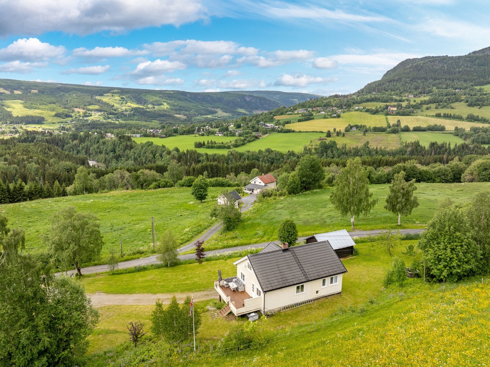 Landlig og rolig beliggenhet Galleribilde