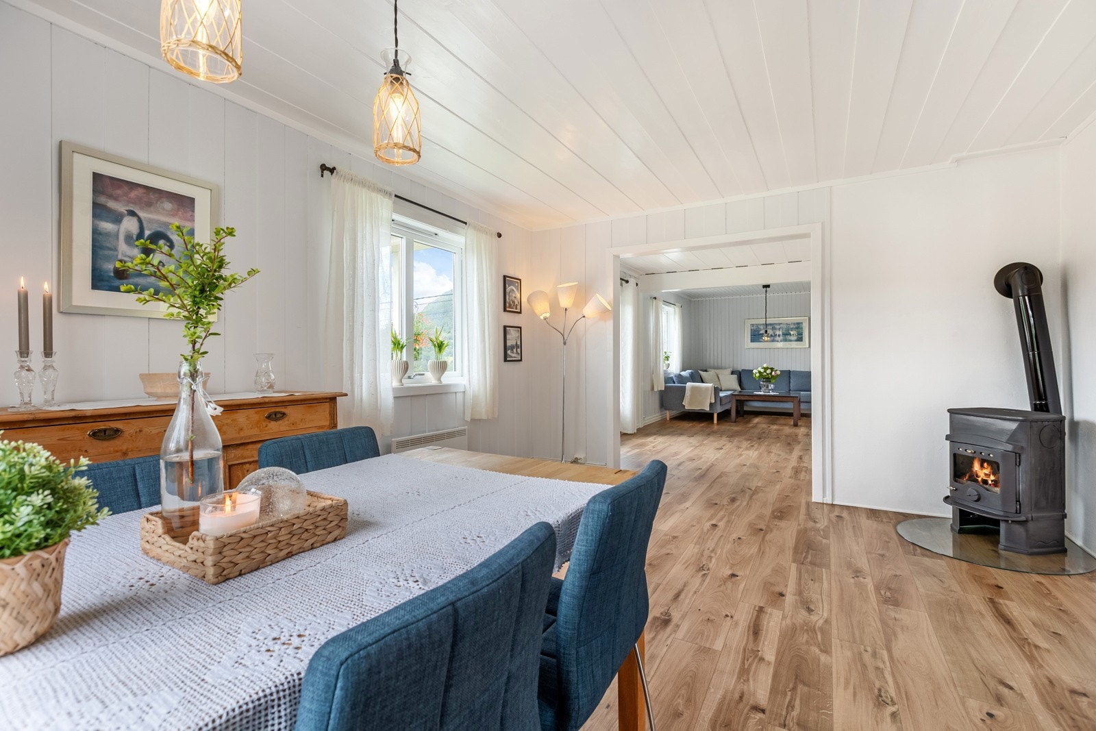 Spisestue med vedovn Galleribilde