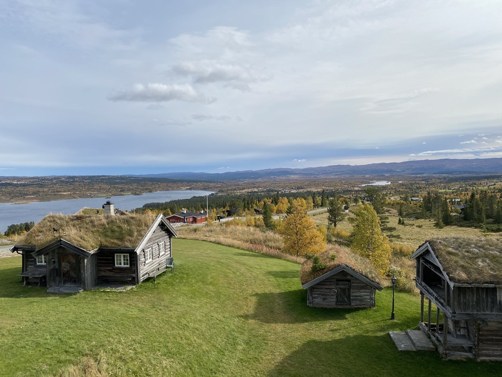 Hyggelig tun like på utsiden av leilighetene. Galleribilde
