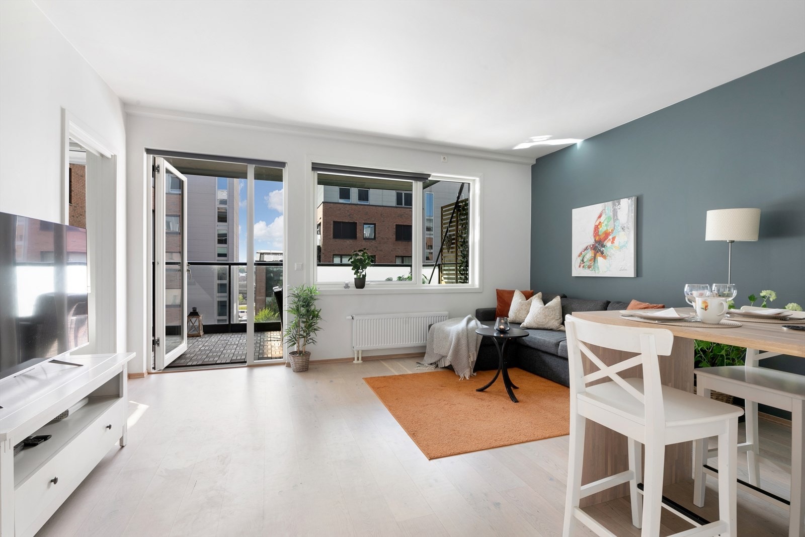 Velkommen til Freserveien 6! Her får dere et lyst, innbydende hjem fra 2014 med god intern beliggenhet og flotte kvaliteter! Galleribilde