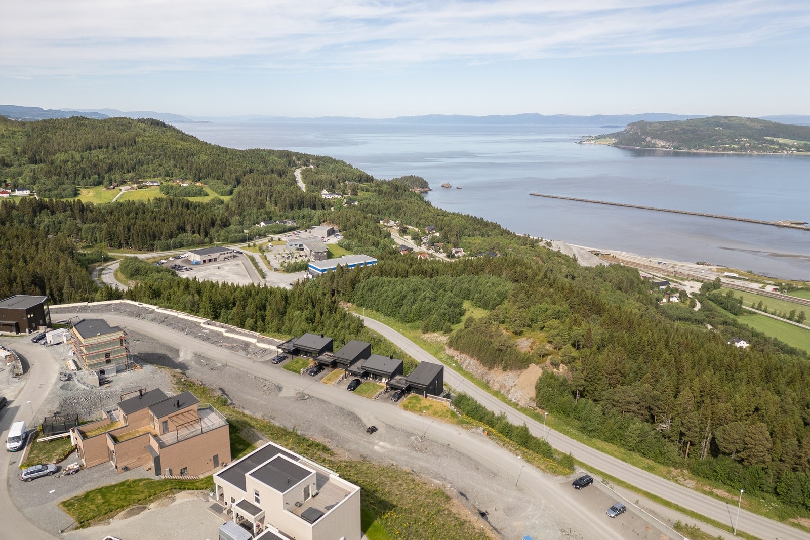 Det er også kort vei til Trondheim lufthavn Værnes samt Stjørdal sentrum. Galleribilde