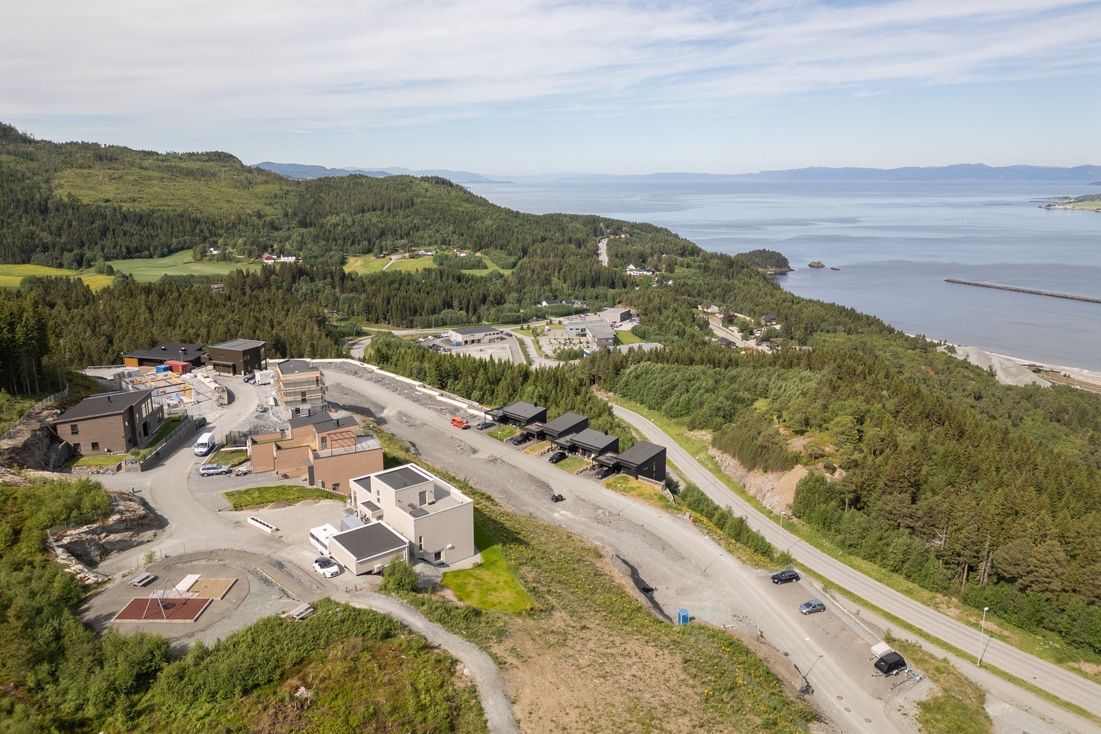 Eneboligtomter fra 334 til 759 kvadratmeter. Her kan du skape ditt drømmehjem, med panoramautsikt over Trondheimsfjorden og gode solforhold. Galleribilde