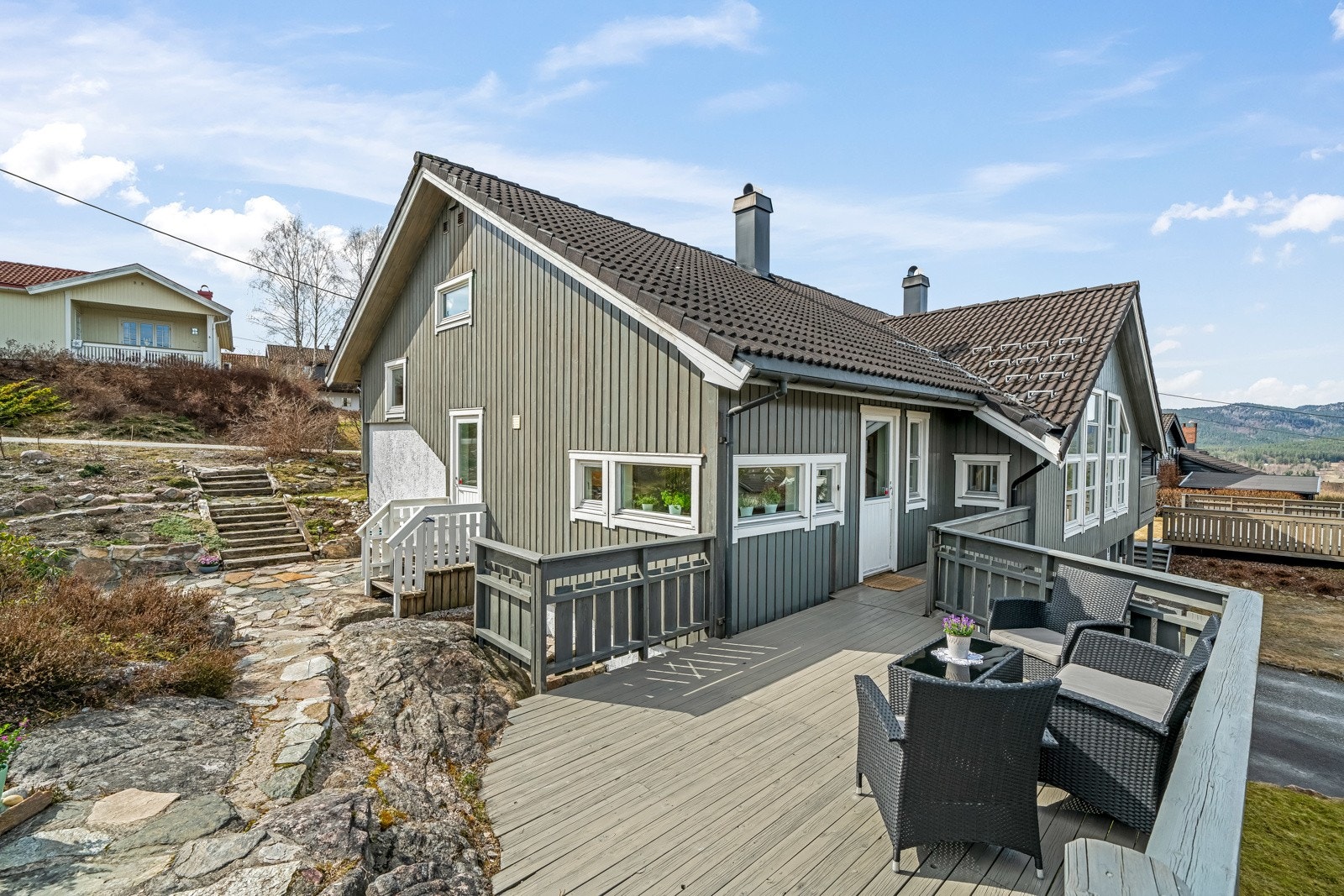 Terrasse/veranda med utgang fra kjøkkenet Galleribilde