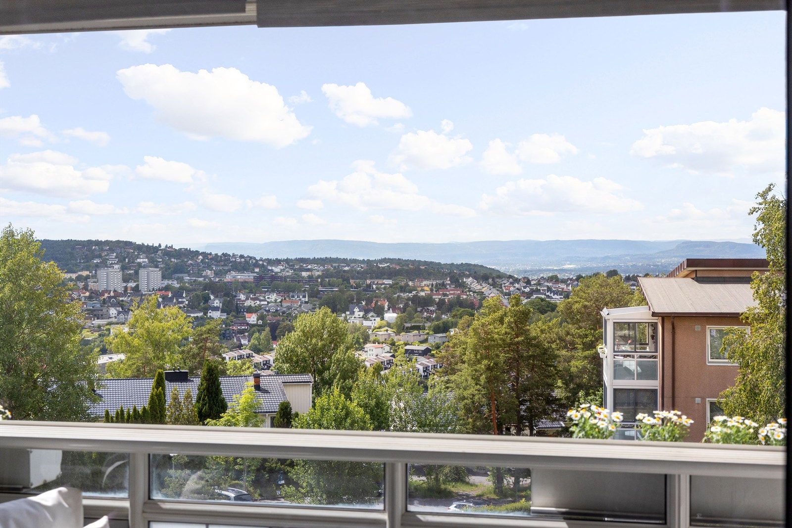 Fra boligen har du en herlig panoramautsiktutsikt over Oslos landskap! Galleribilde