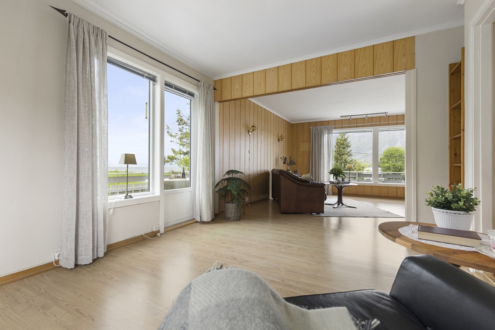Fra stue er det tilkomst til stor terrasse Galleribilde