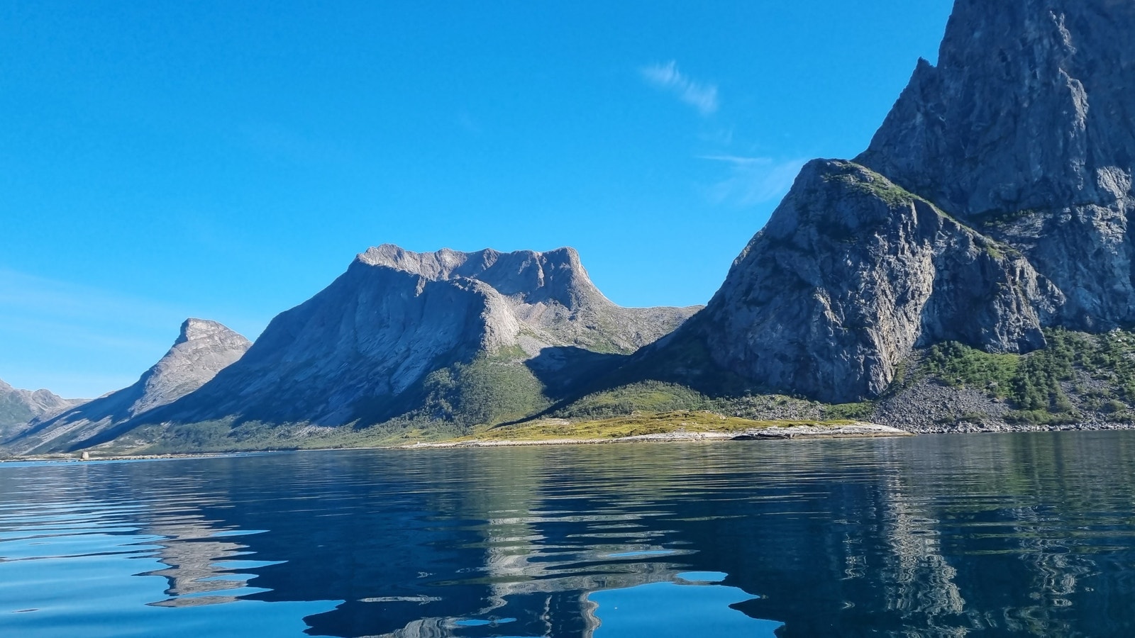 Lomsneset i front der en av parsellene er Galleribilde