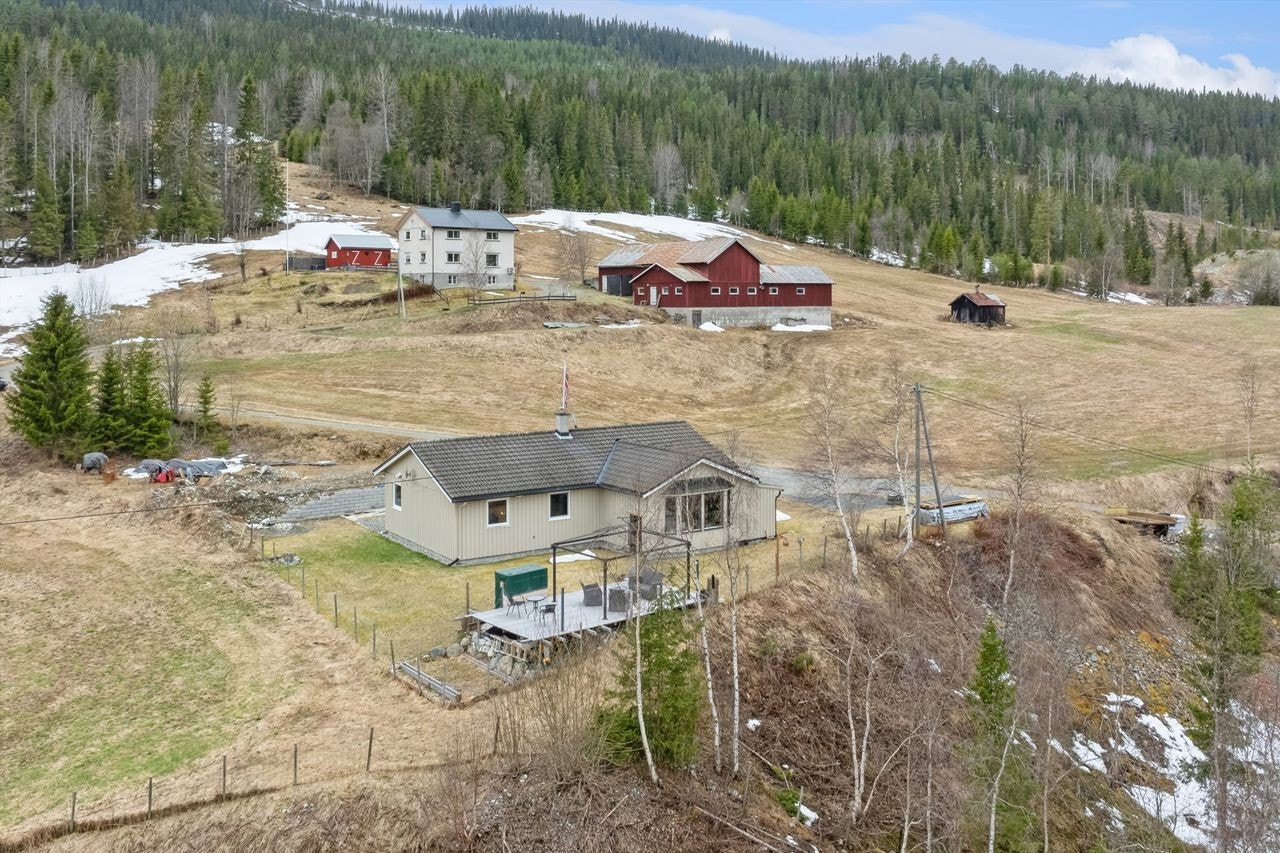 Verlkommen til Gamle Espedalsveg 14 - en eiendom med luftig og fin beliggenhet, med god utsikt over kulturlandskapet. Galleribilde