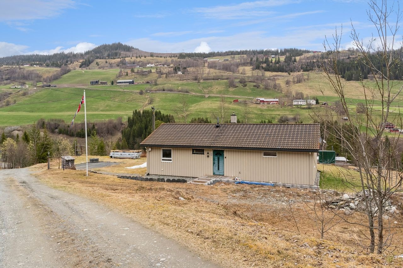 Koselig og praktisk enebolig oppført i 1991. Galleribilde