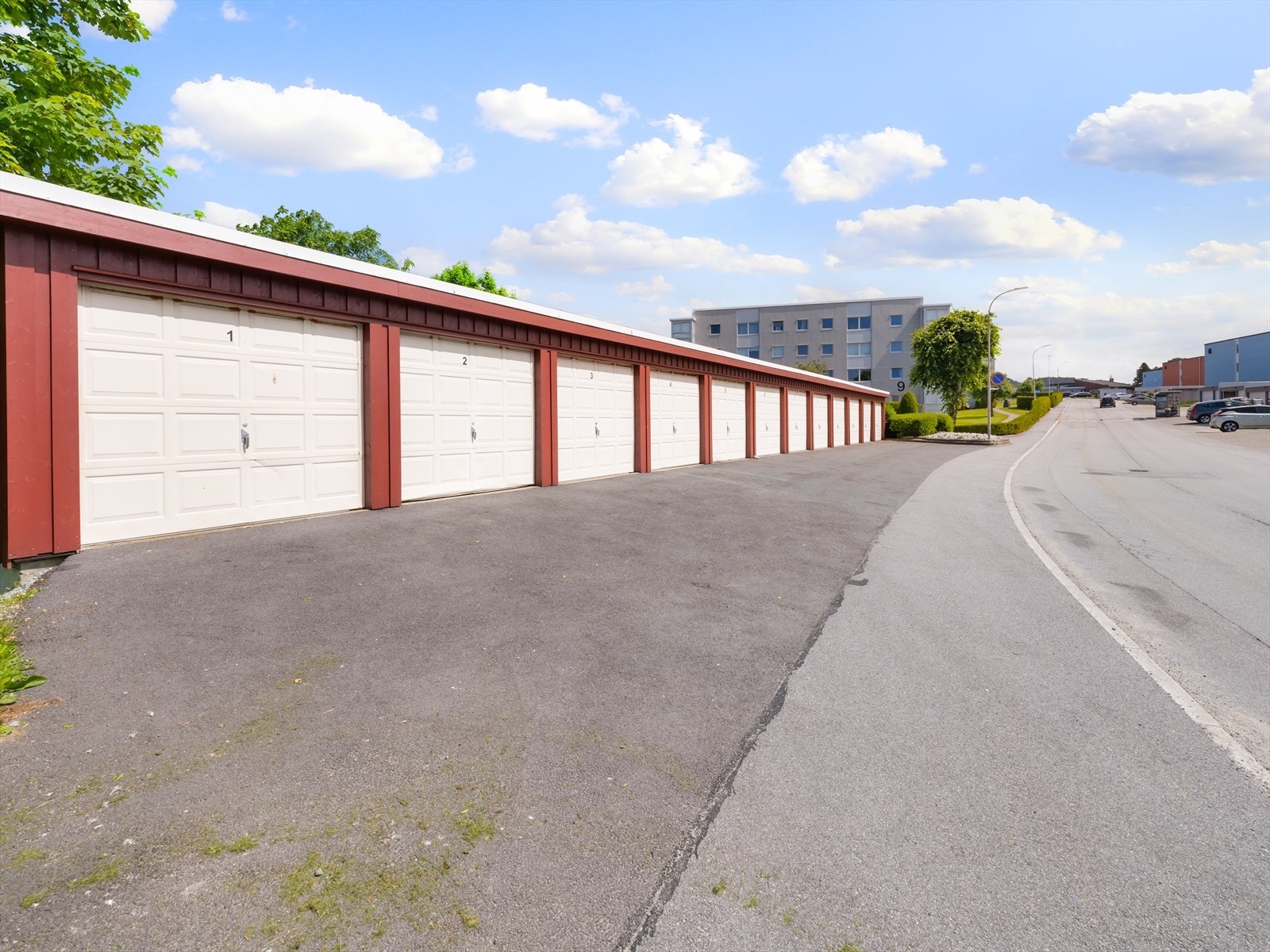 Leiligheten har garasjeplass. Galleribilde